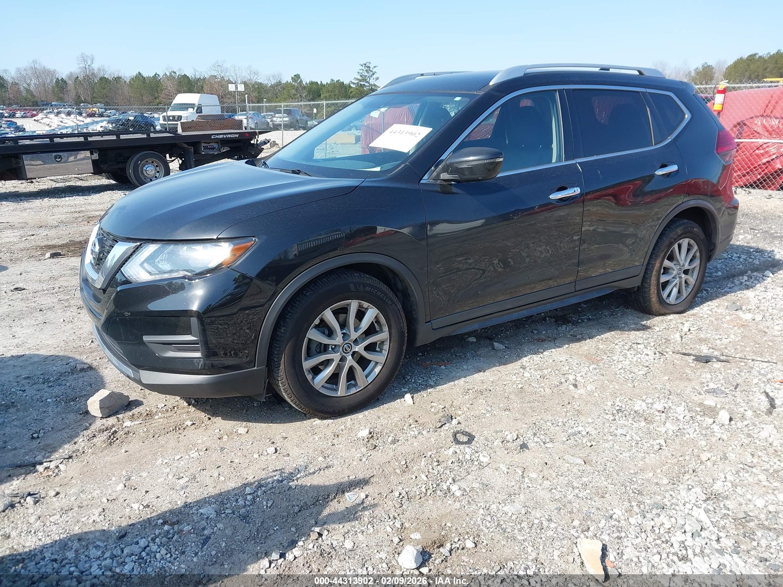 NISSAN ROGUE image 2