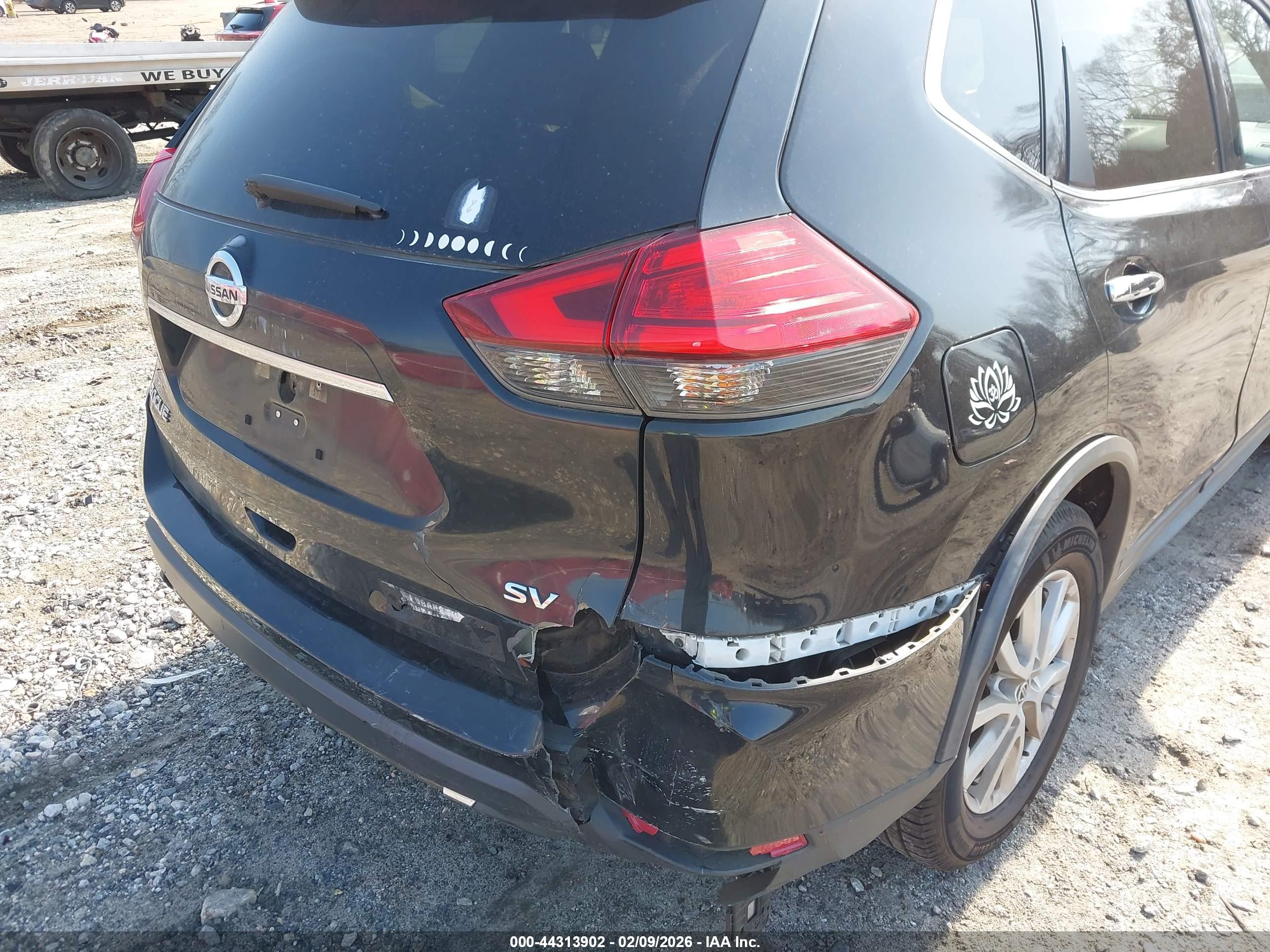 NISSAN ROGUE image 6