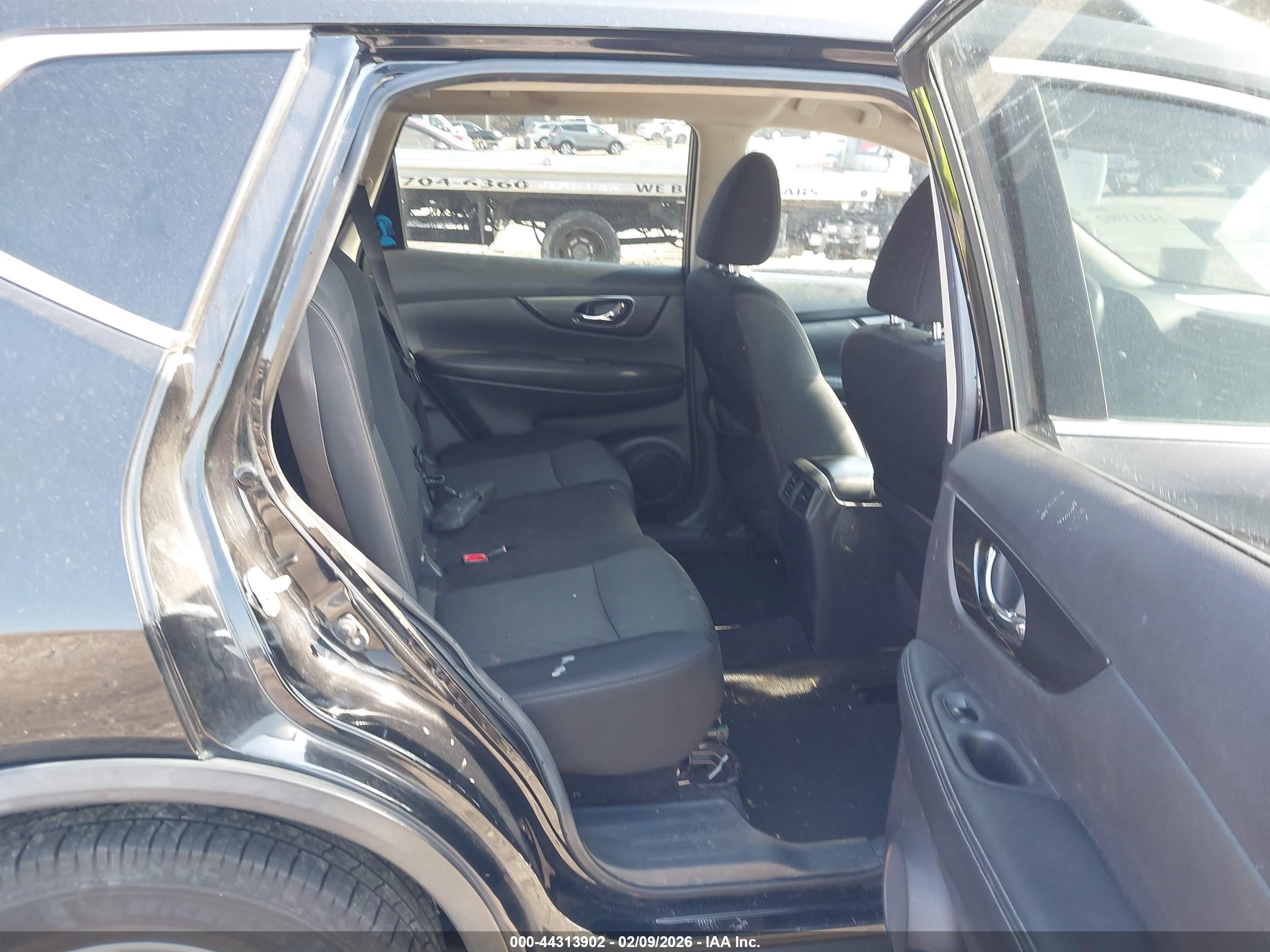 NISSAN ROGUE image 8