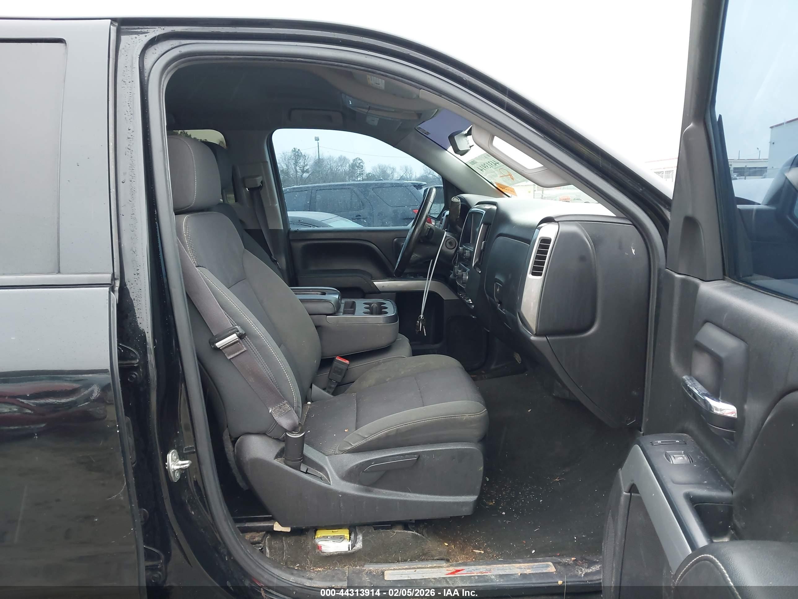CHEVROLET SILVERADO image 5