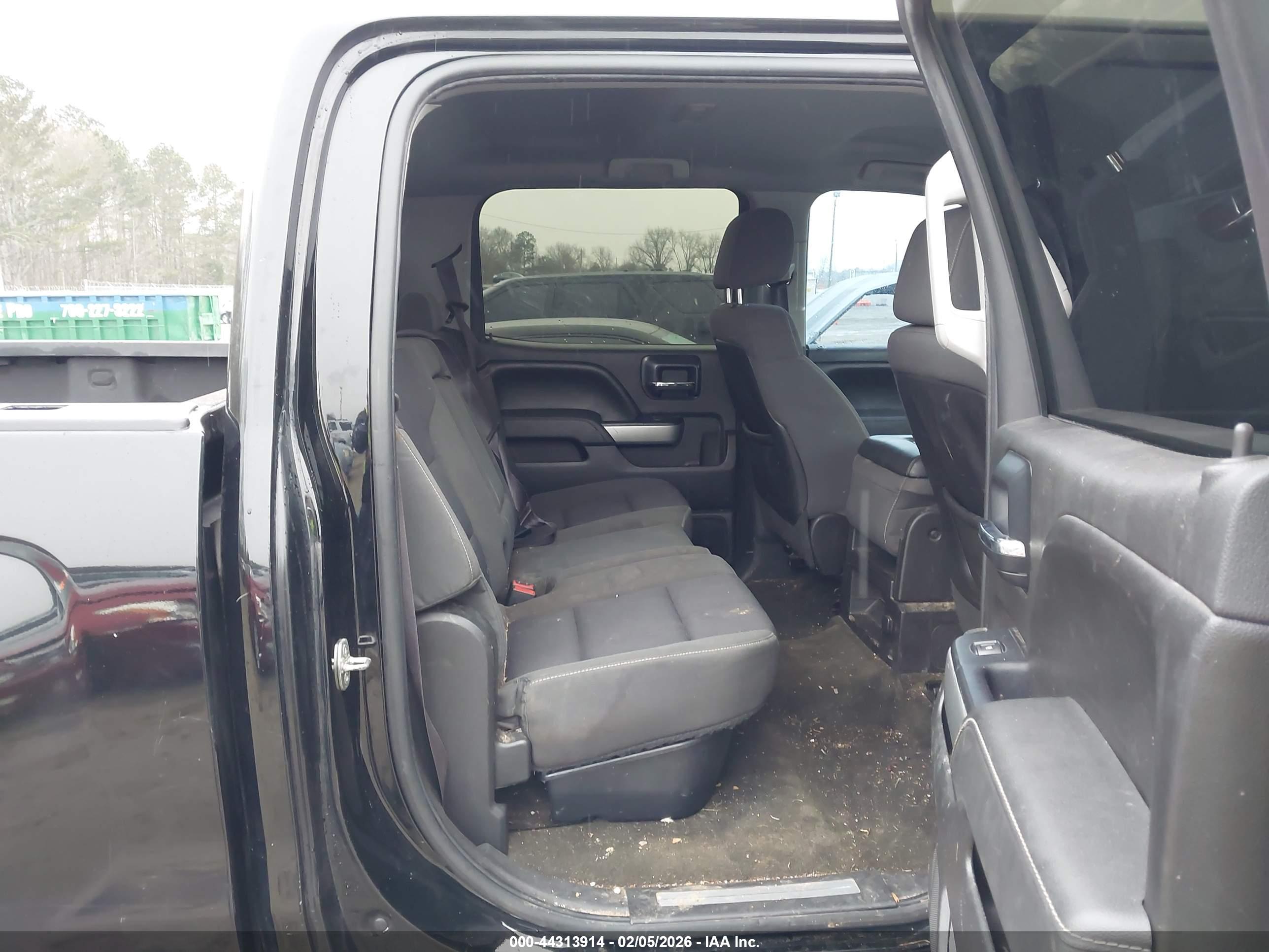 CHEVROLET SILVERADO image 8