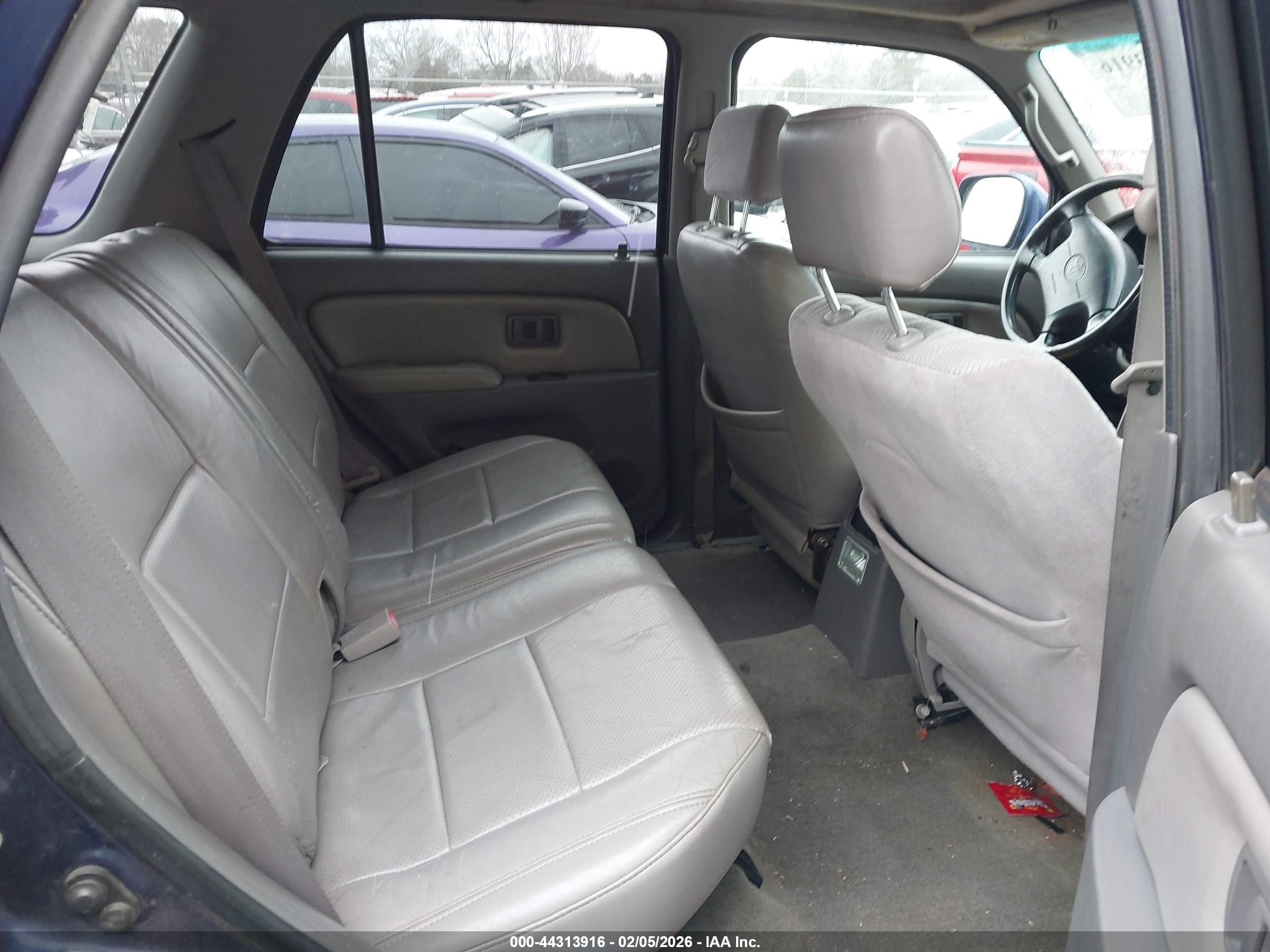 TOYOTA 4RUNNER image 8