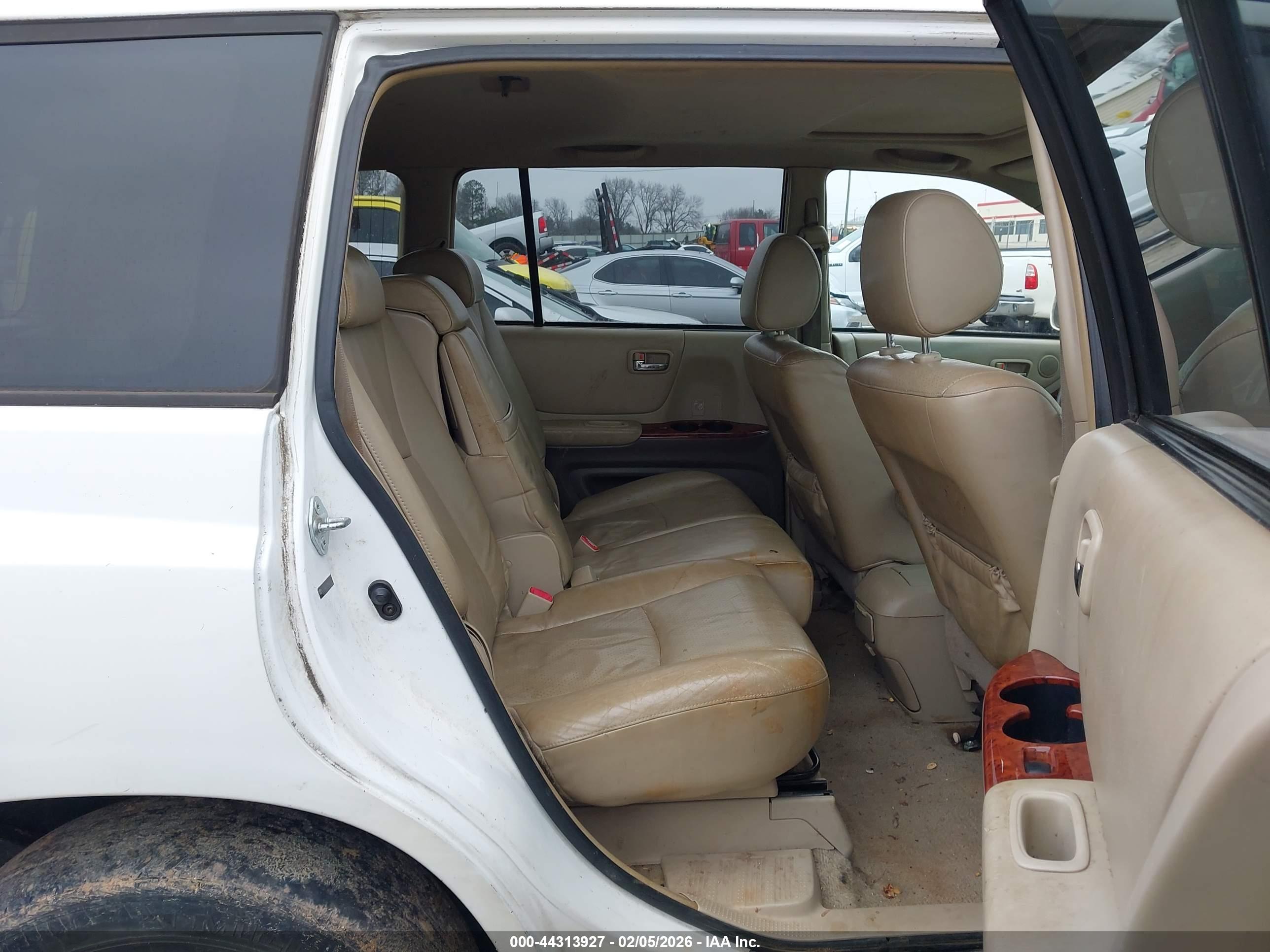 TOYOTA HIGHLANDER image 8