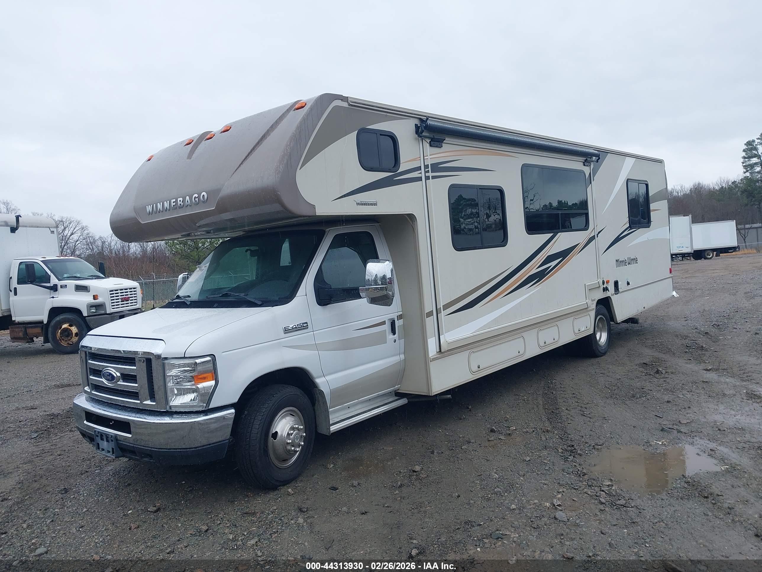 FORD E-450 image 2