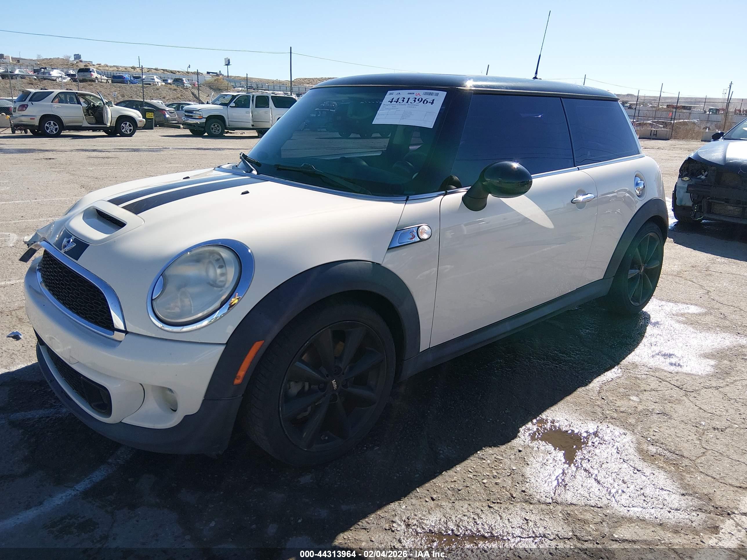 MINI COOPER image 2