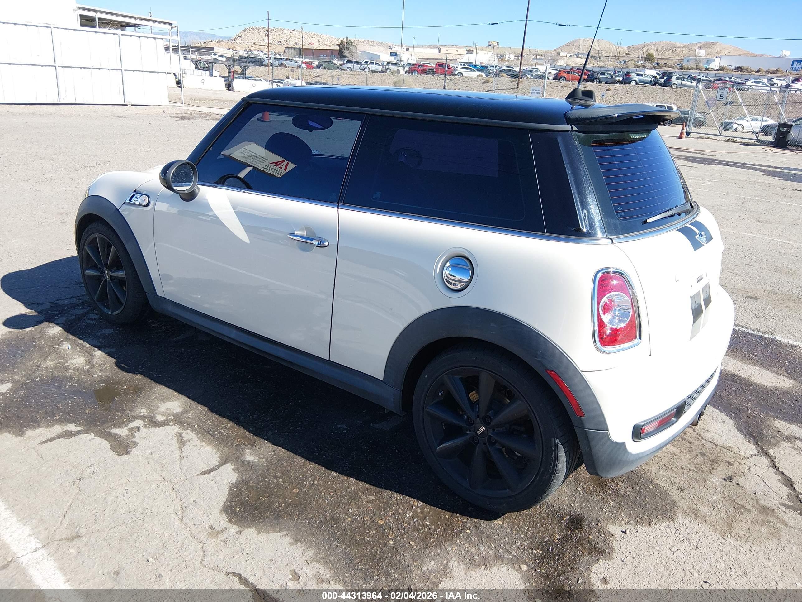 MINI COOPER image 3