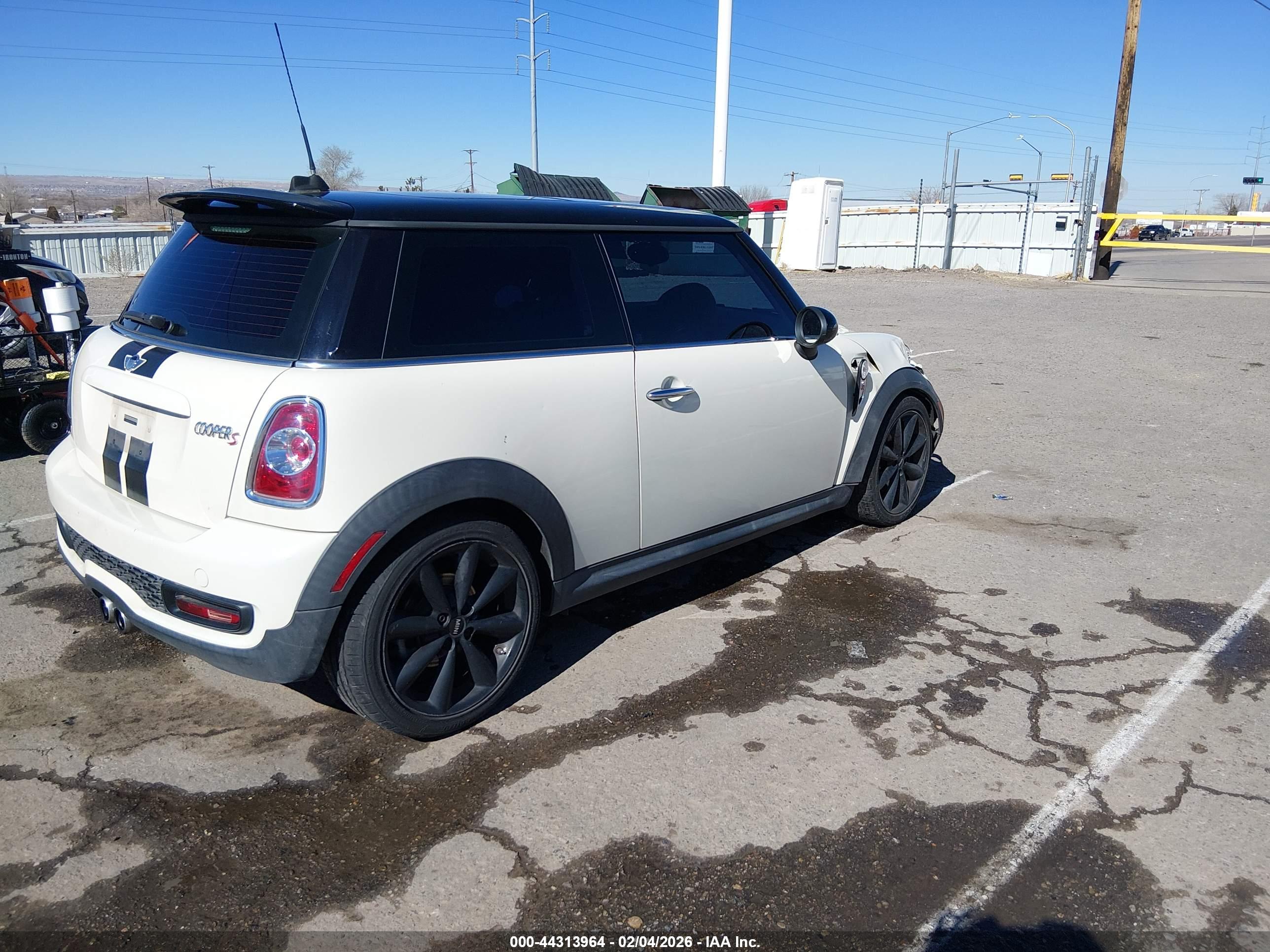 MINI COOPER image 4