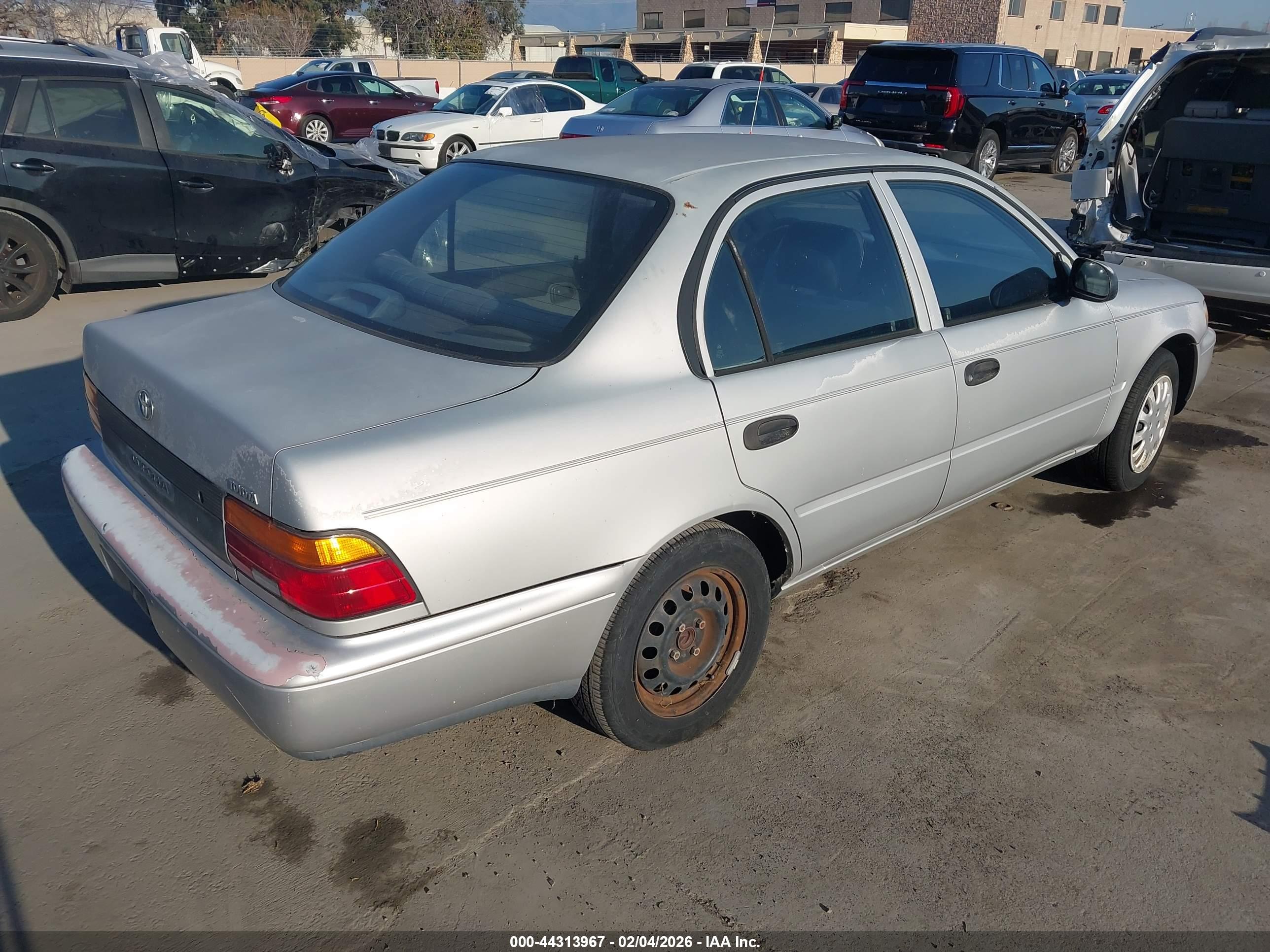 TOYOTA COROLLA image 4