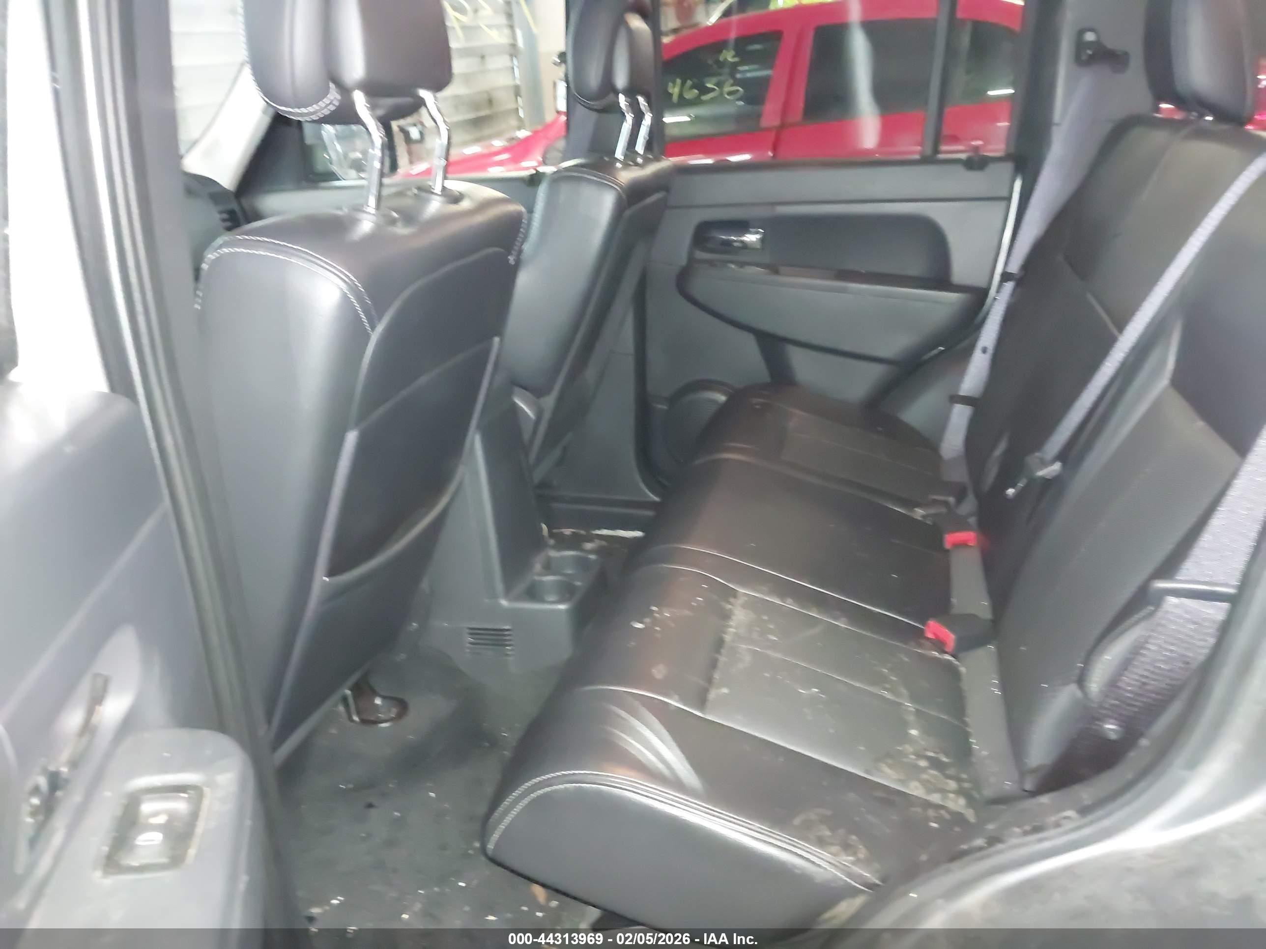 JEEP LIBERTY image 8