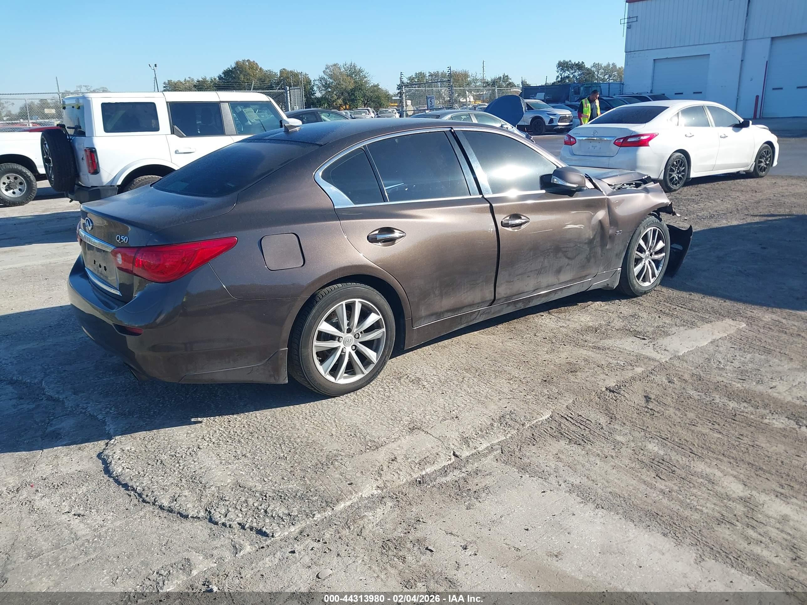 INFINITI Q50 image 4