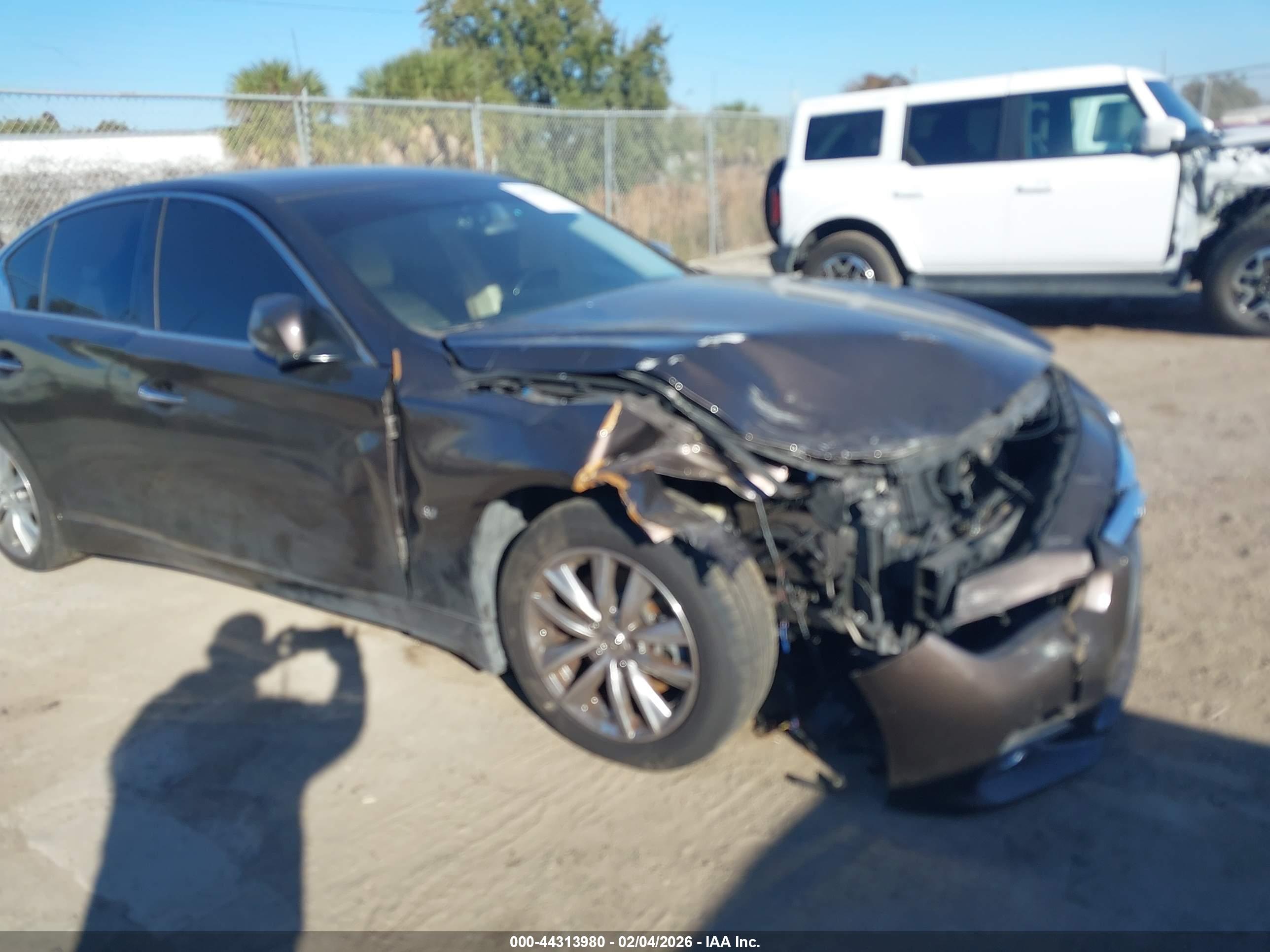 INFINITI Q50 image 6