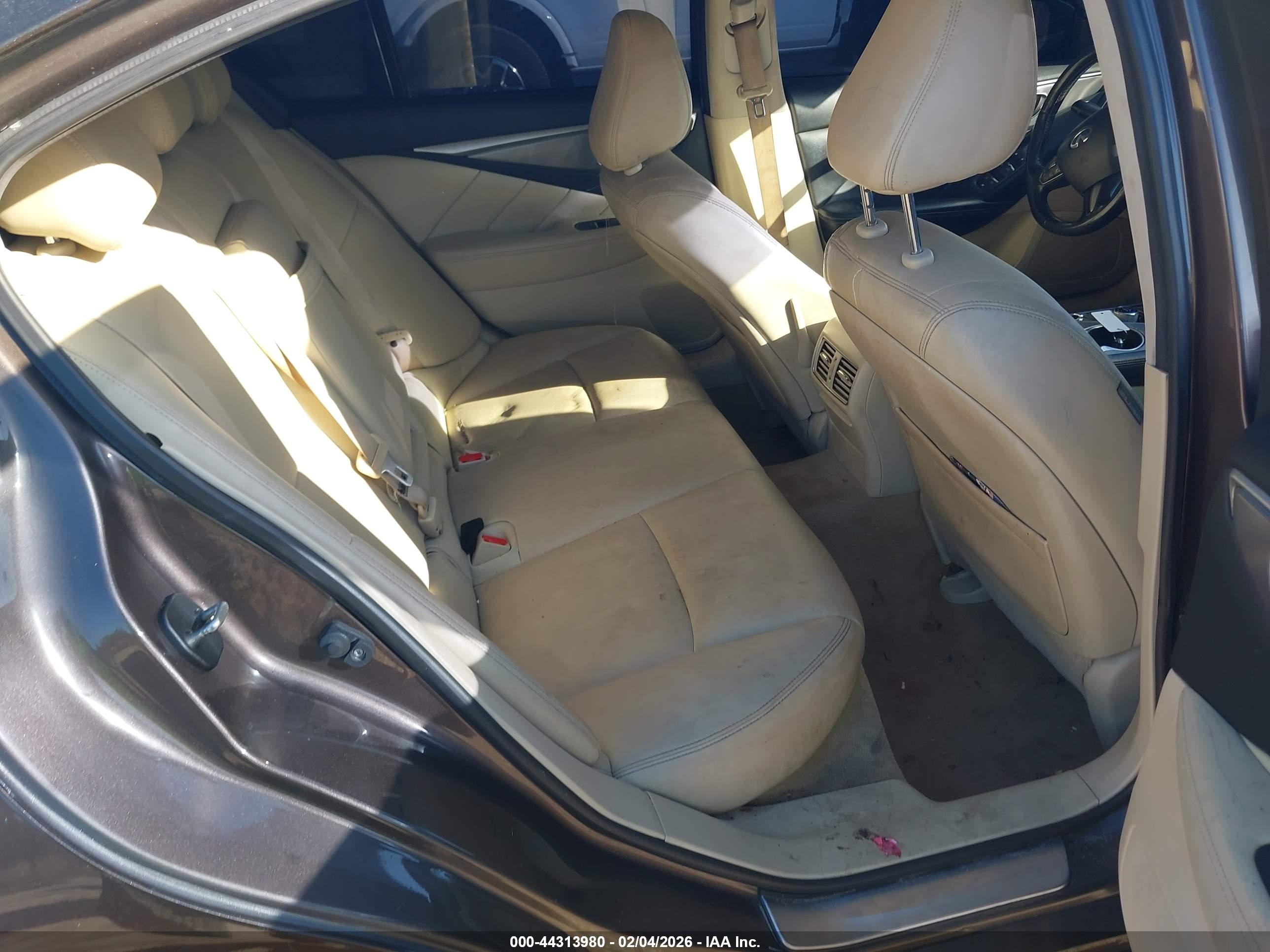 INFINITI Q50 image 8