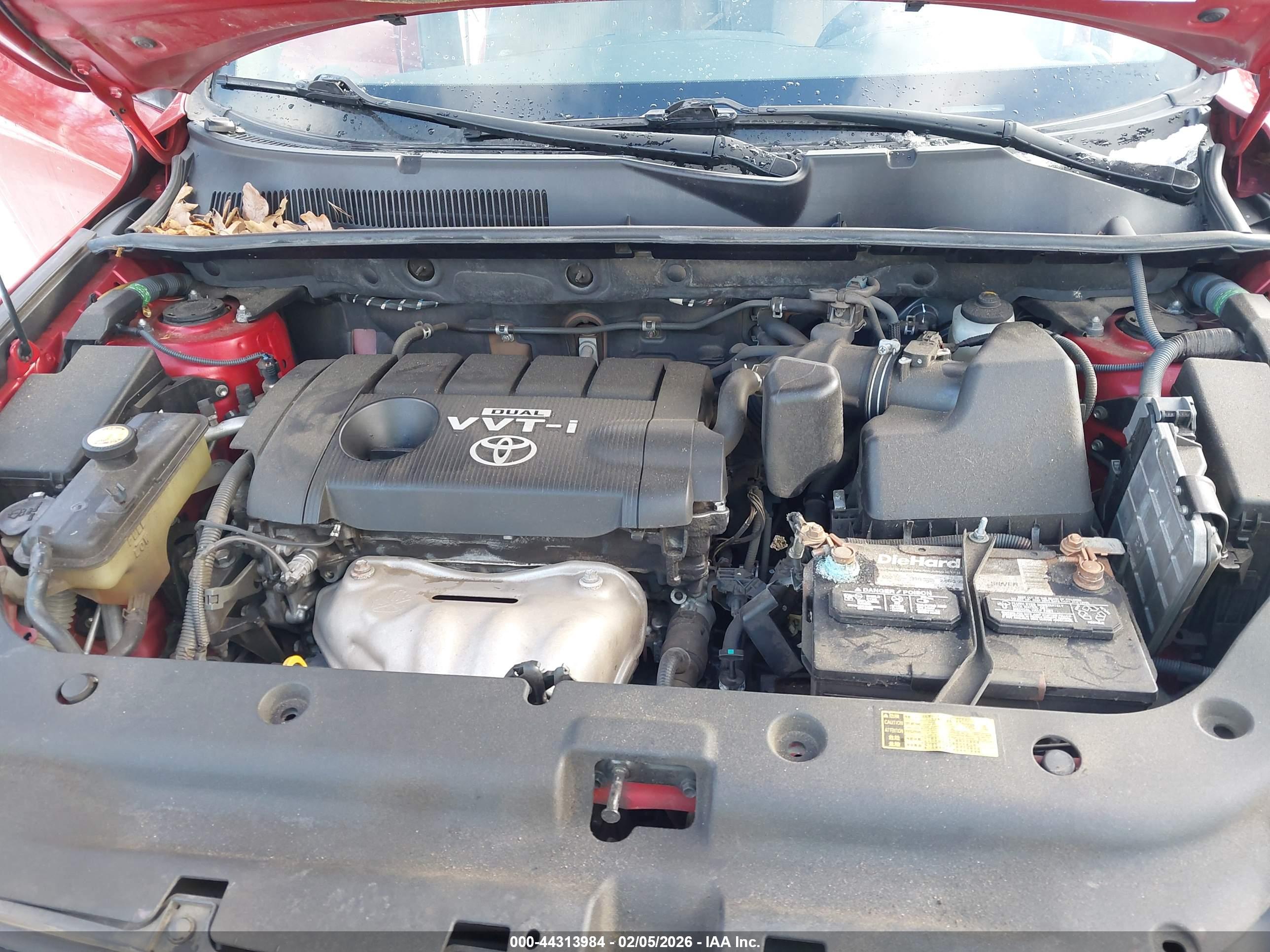 TOYOTA RAV4 image 10