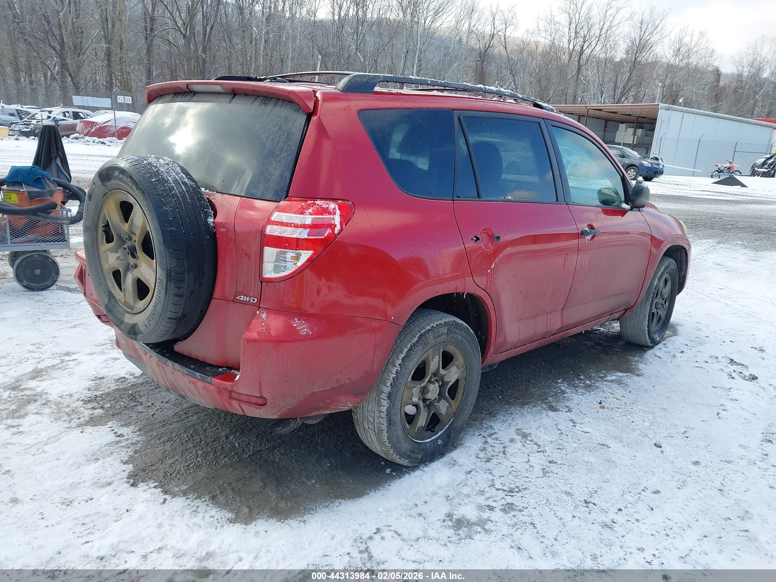TOYOTA RAV4 image 4