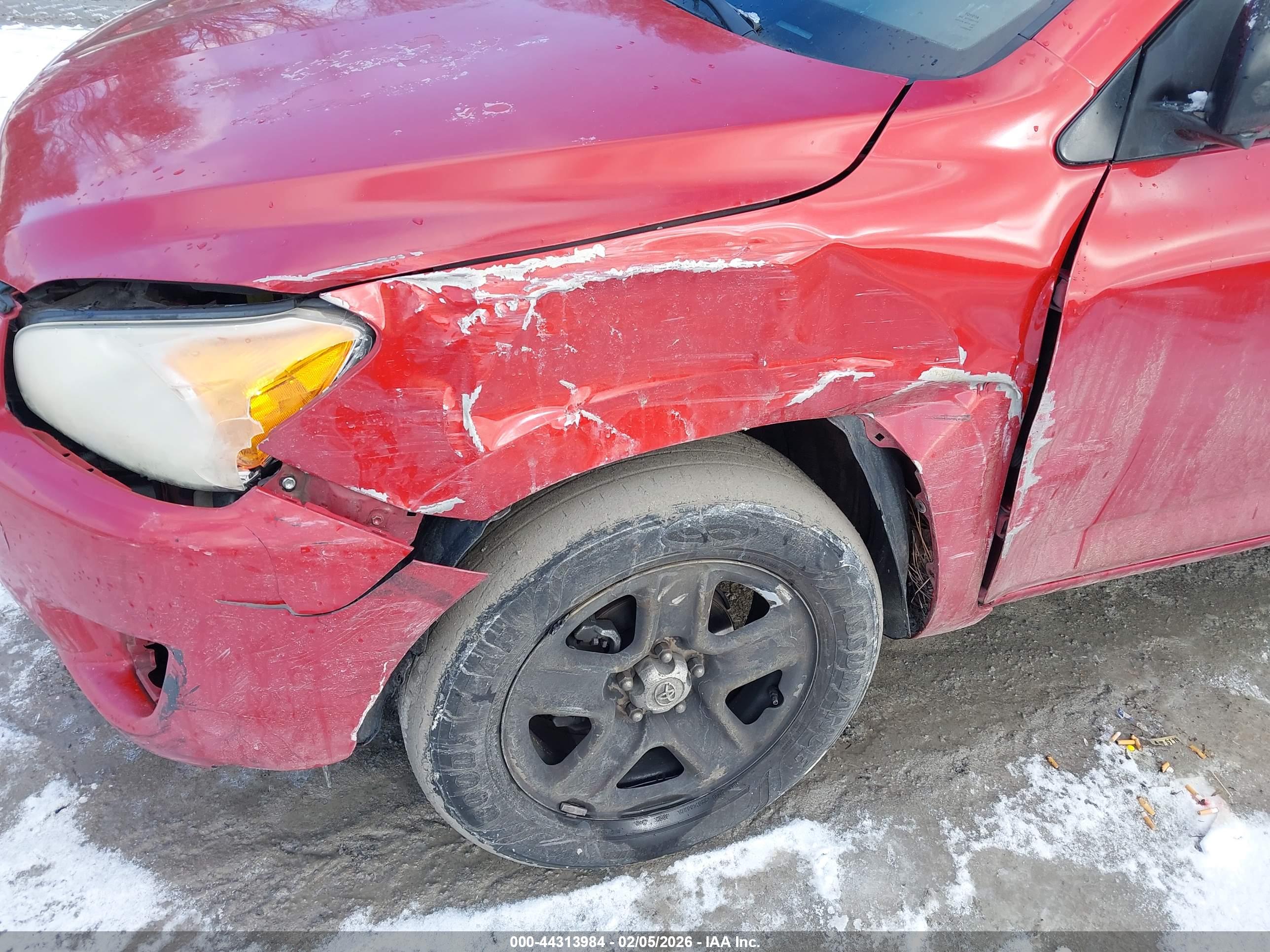TOYOTA RAV4 image 6