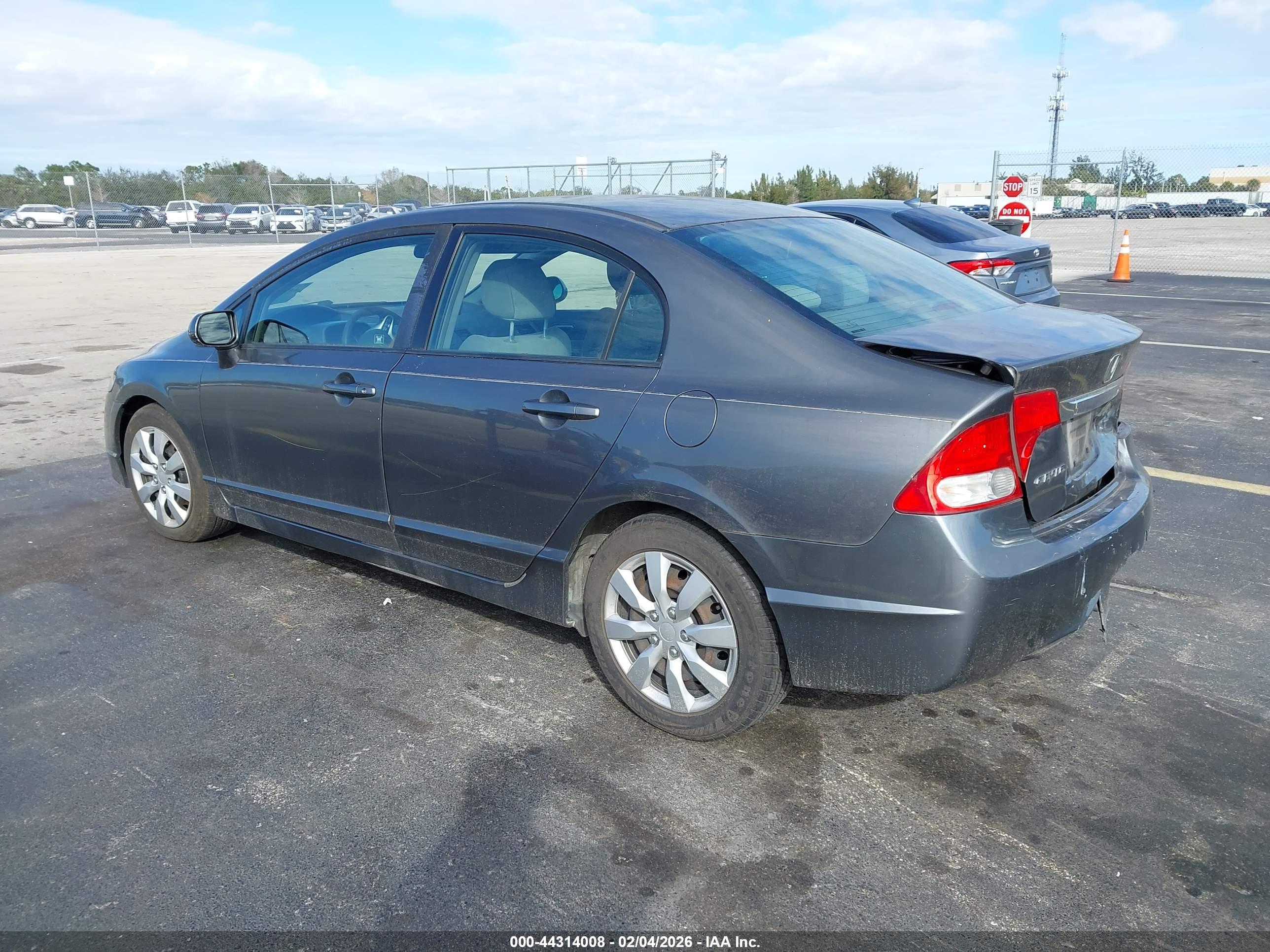 HONDA CIVIC image 3