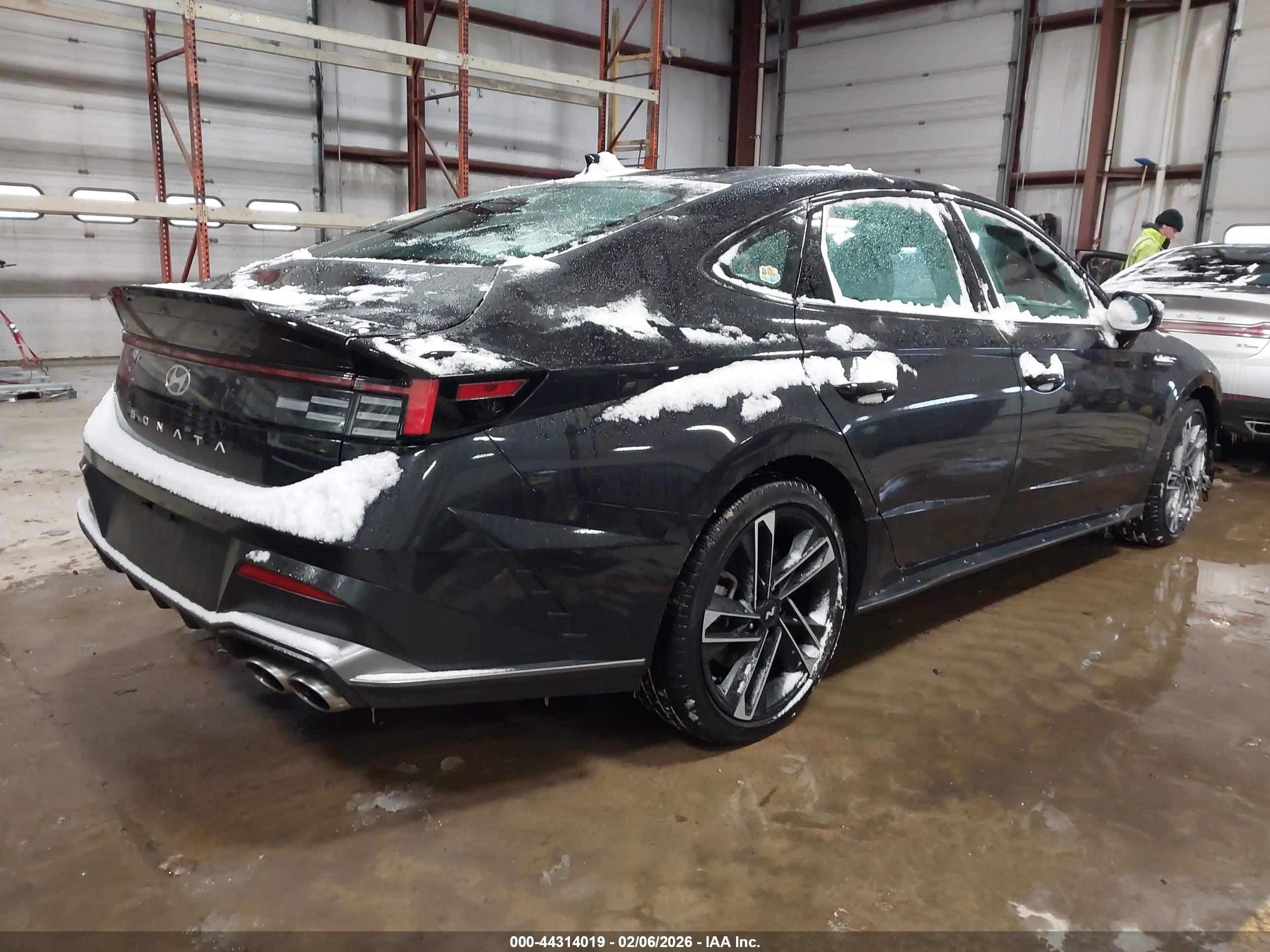 HYUNDAI SONATA image 4