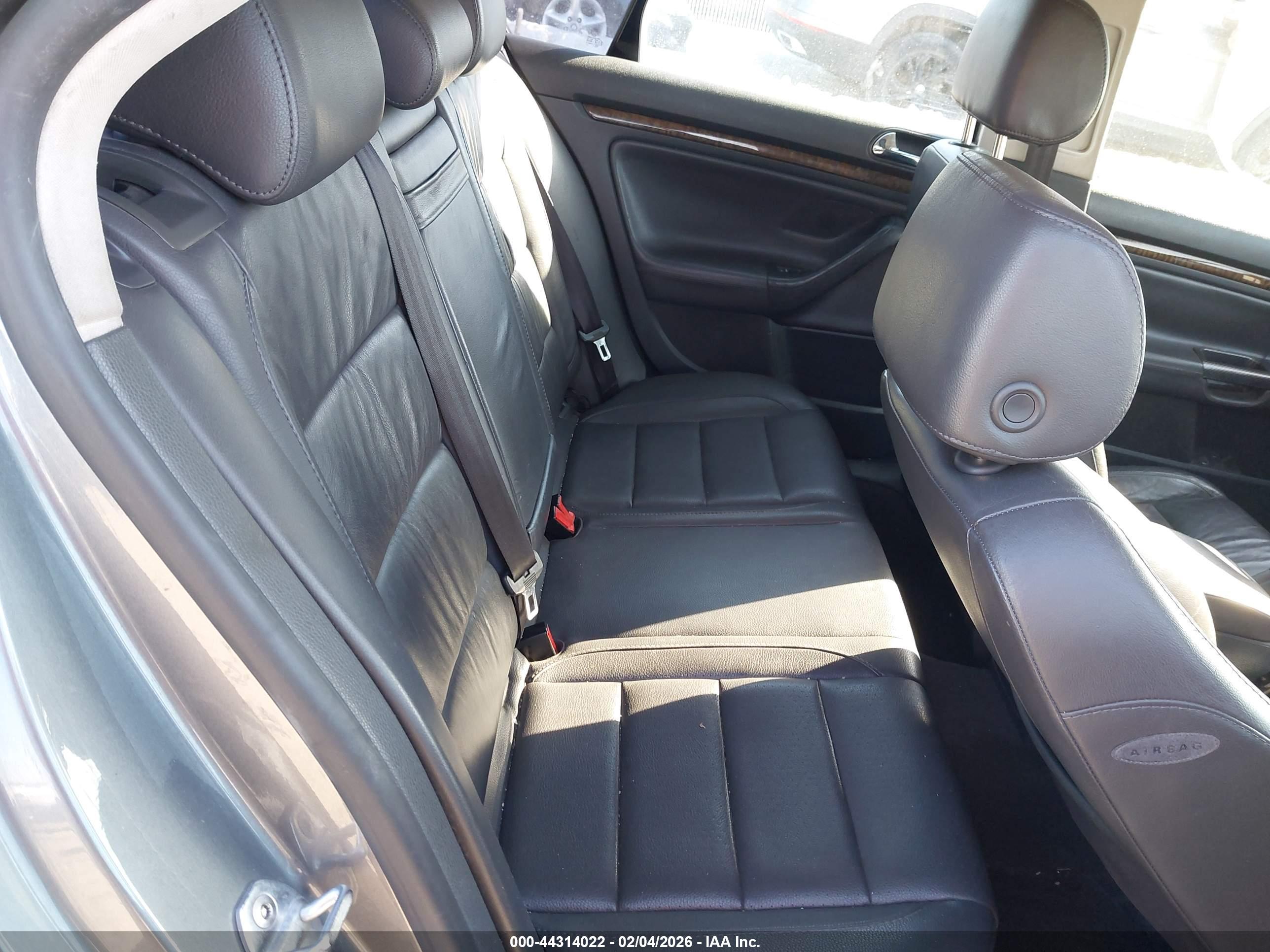 VOLKSWAGEN JETTA image 8