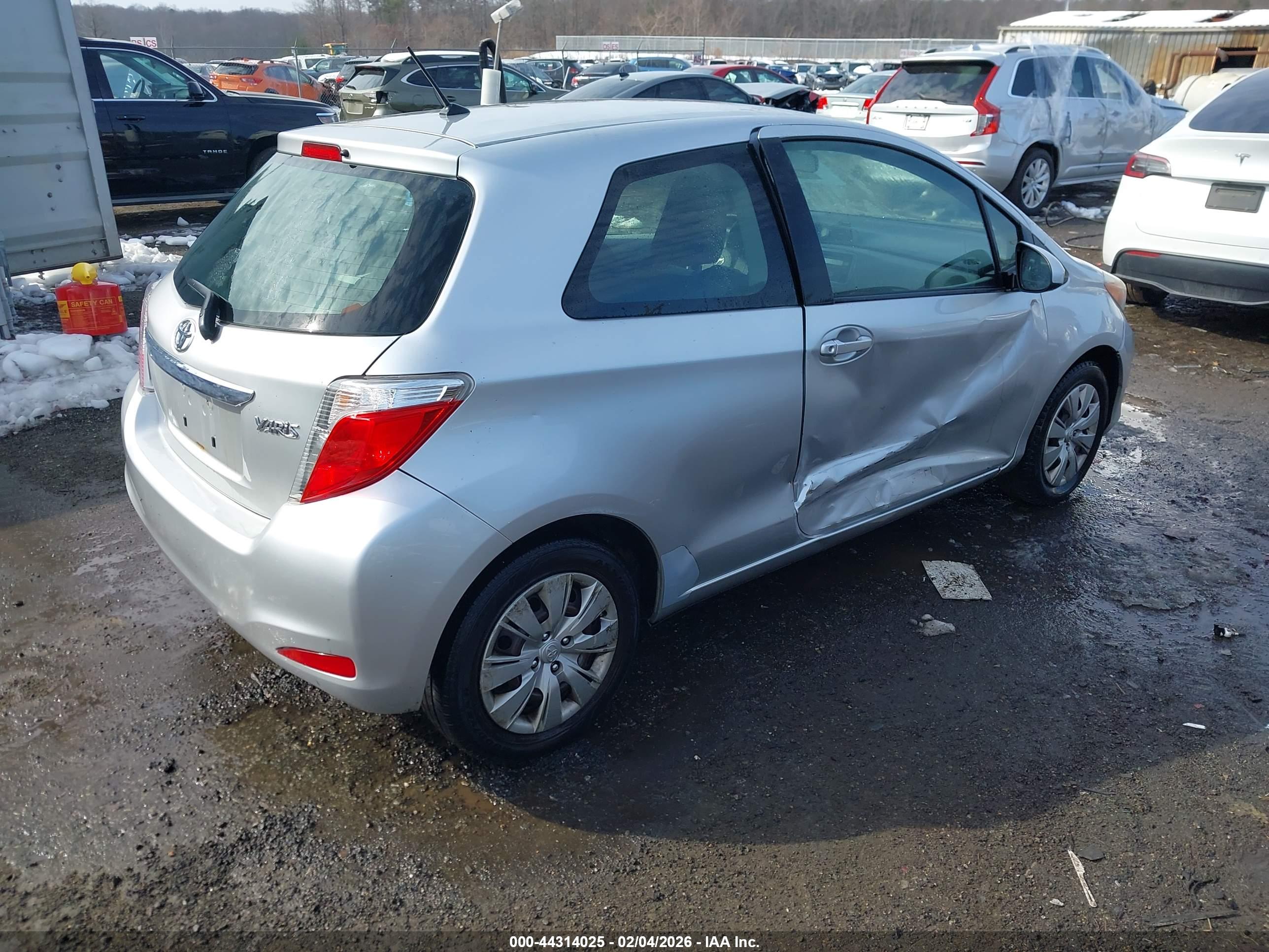 TOYOTA YARIS image 4