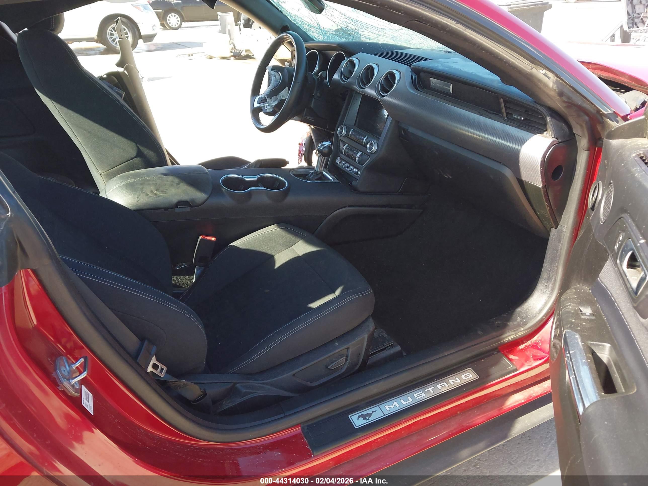 FORD MUSTANG image 5