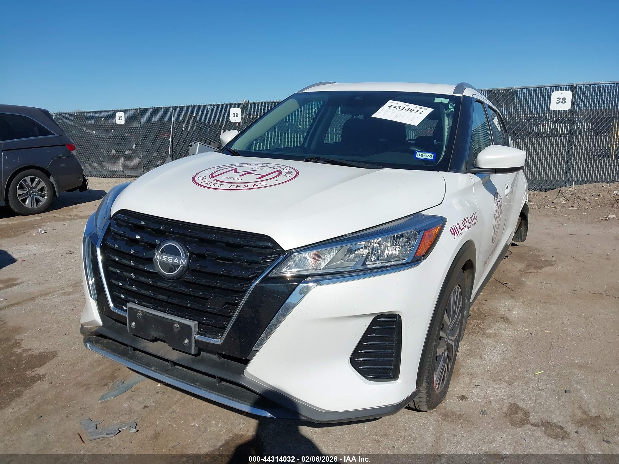 NISSAN KICKS image 2