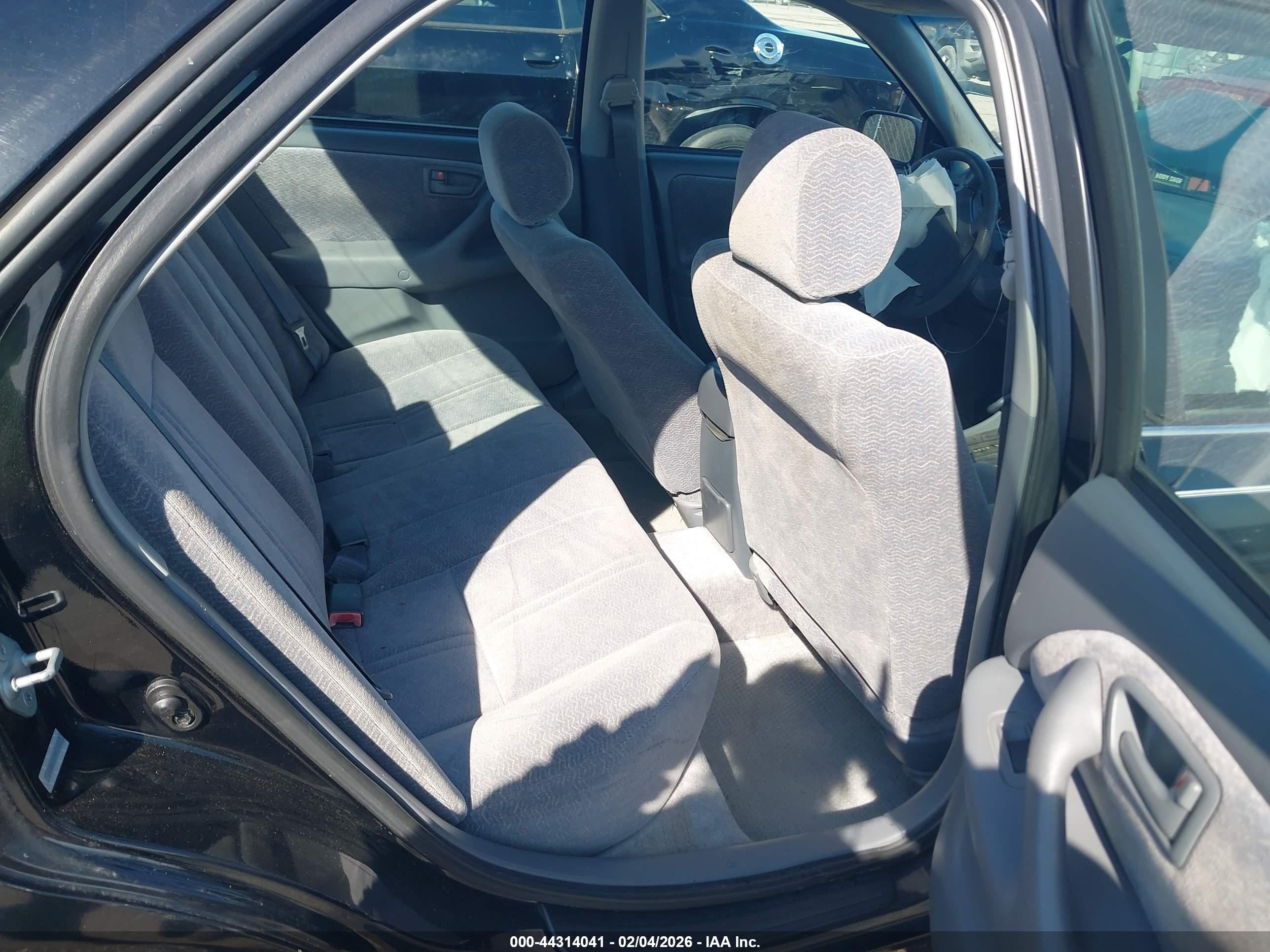 TOYOTA CAMRY image 8