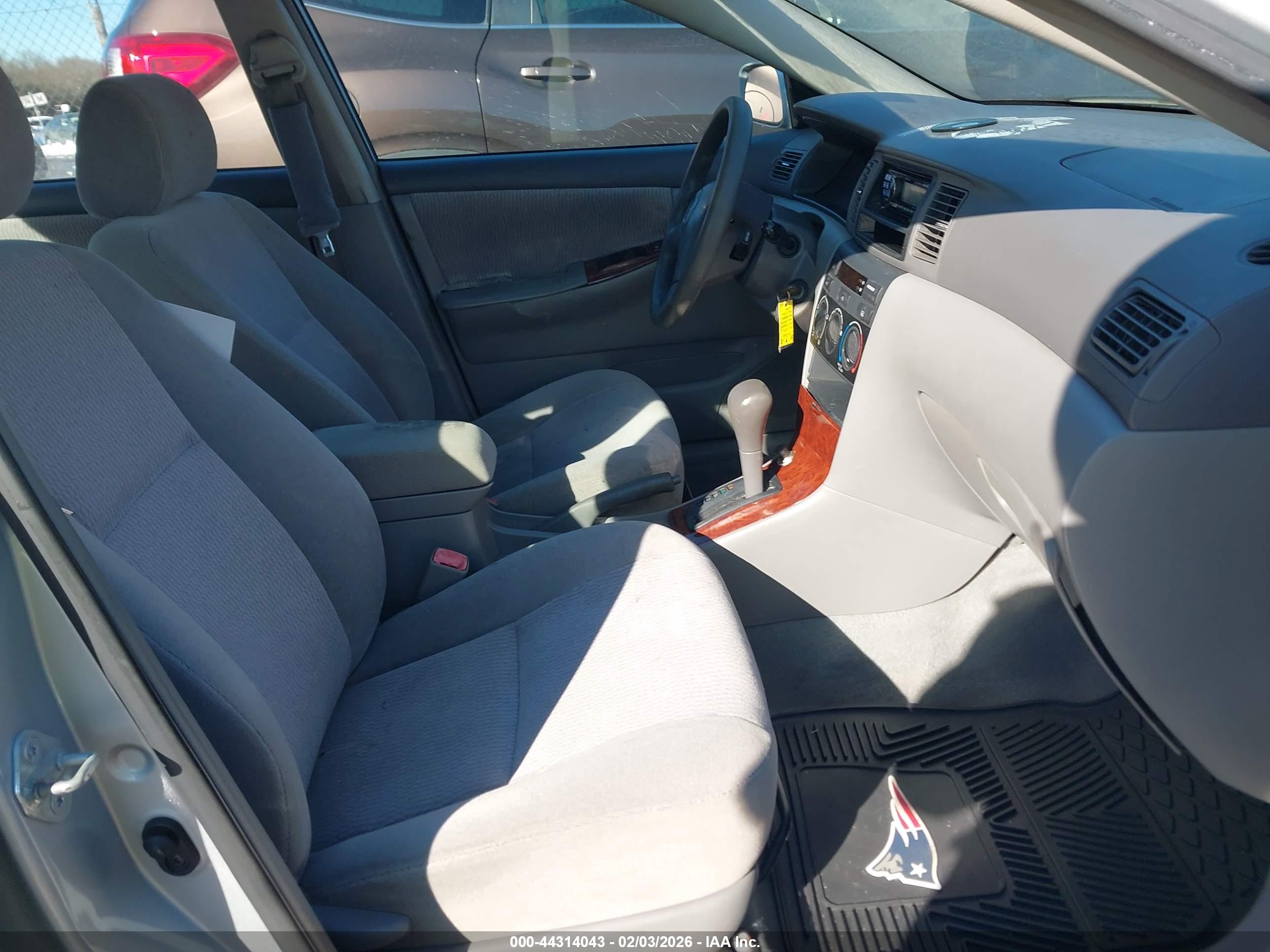 TOYOTA COROLLA image 5