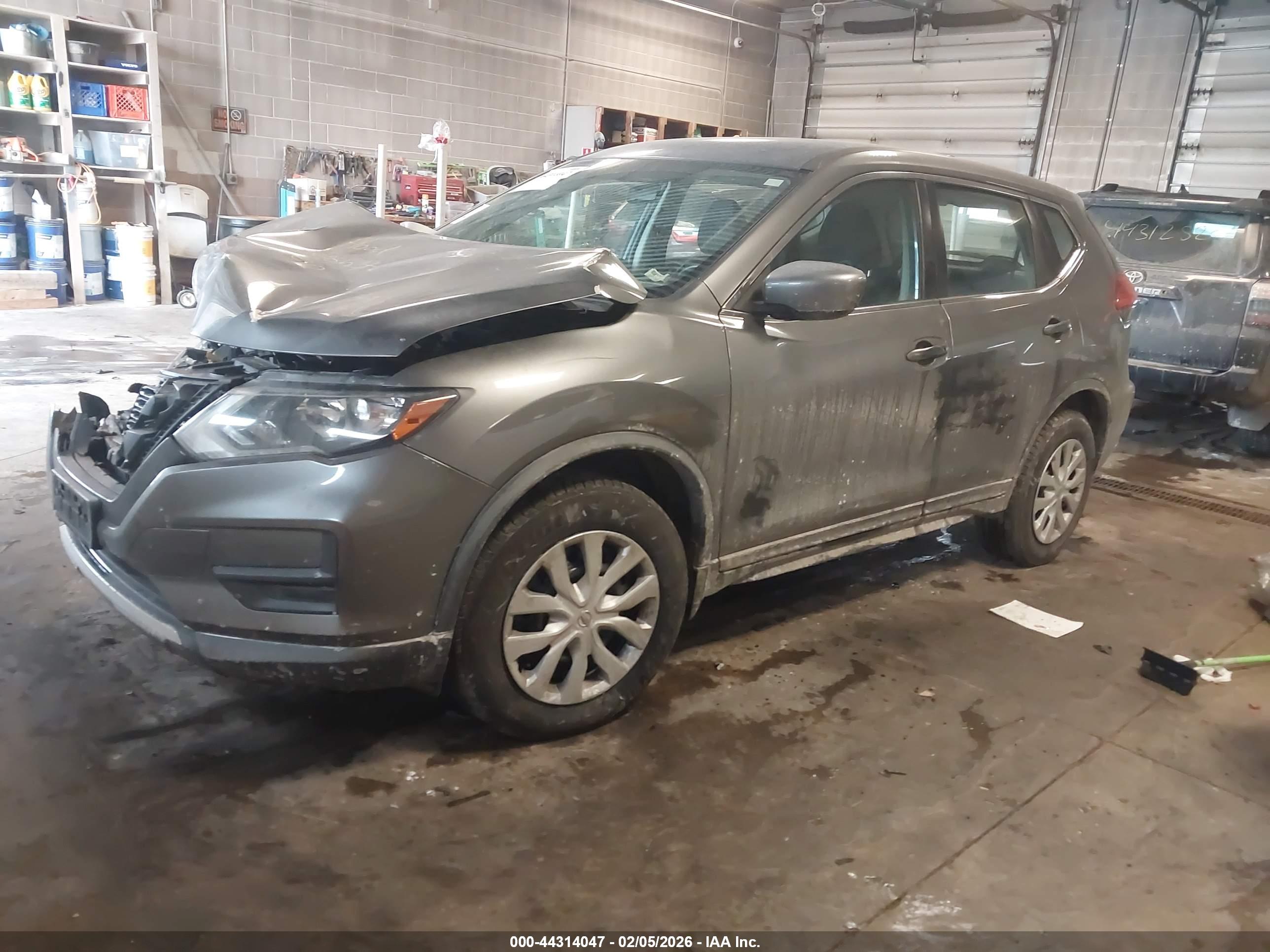 NISSAN ROGUE image 2