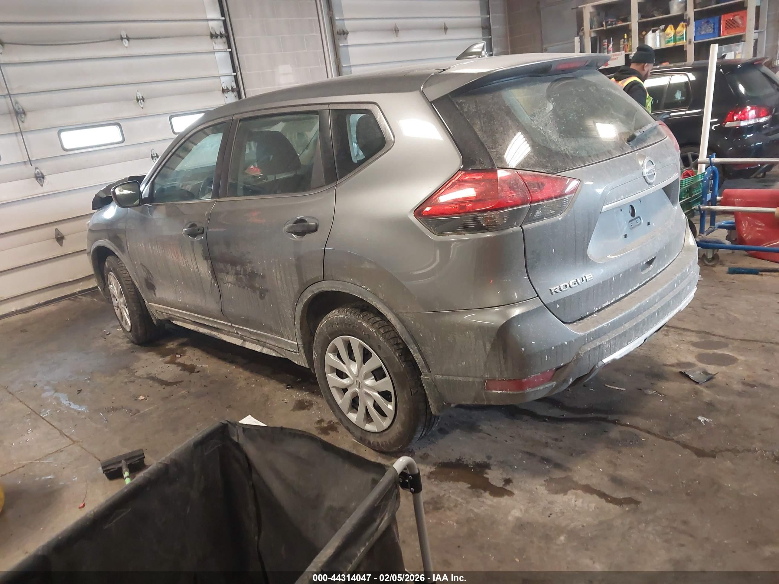 NISSAN ROGUE image 3