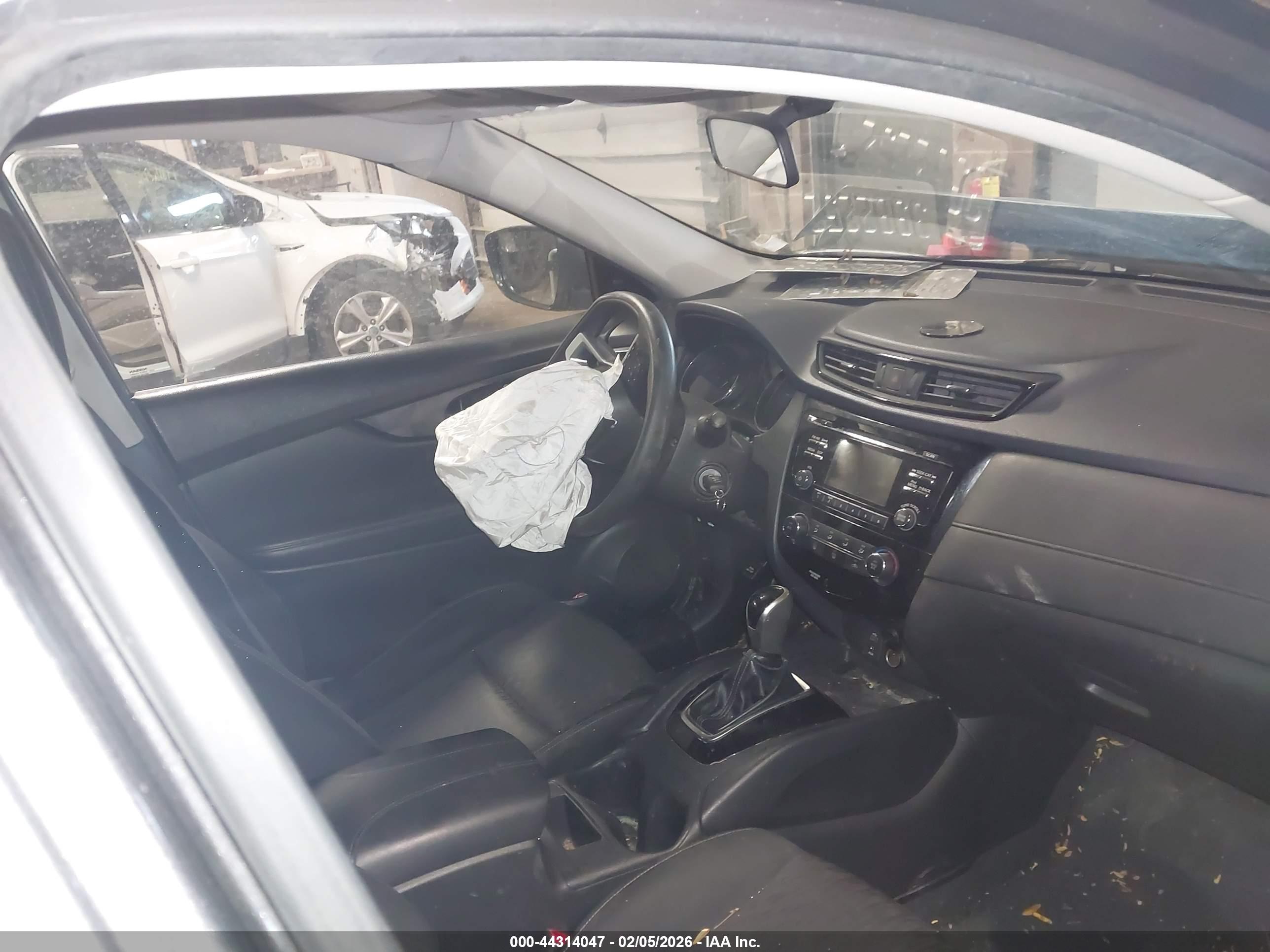 NISSAN ROGUE image 5