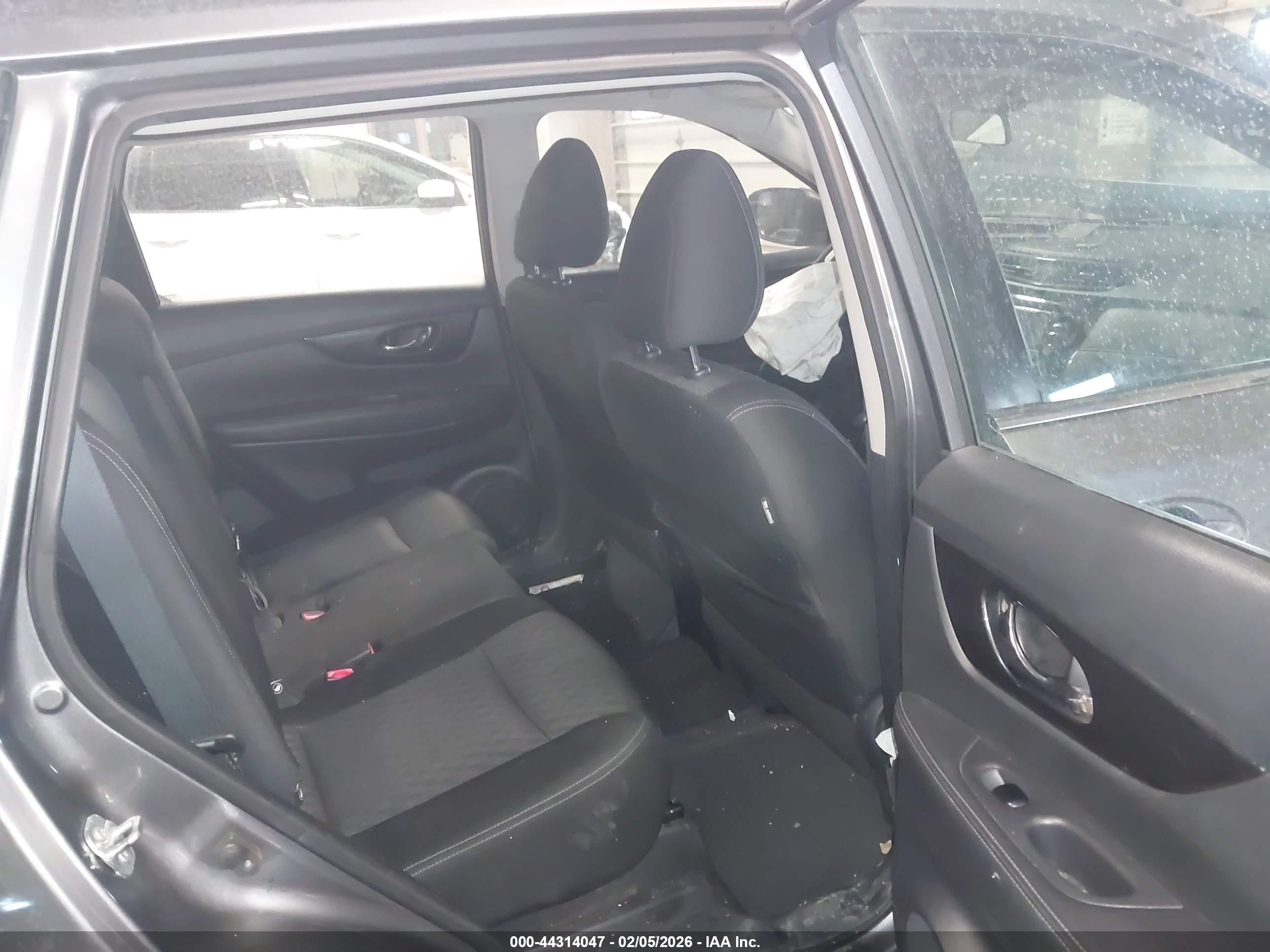 NISSAN ROGUE image 8