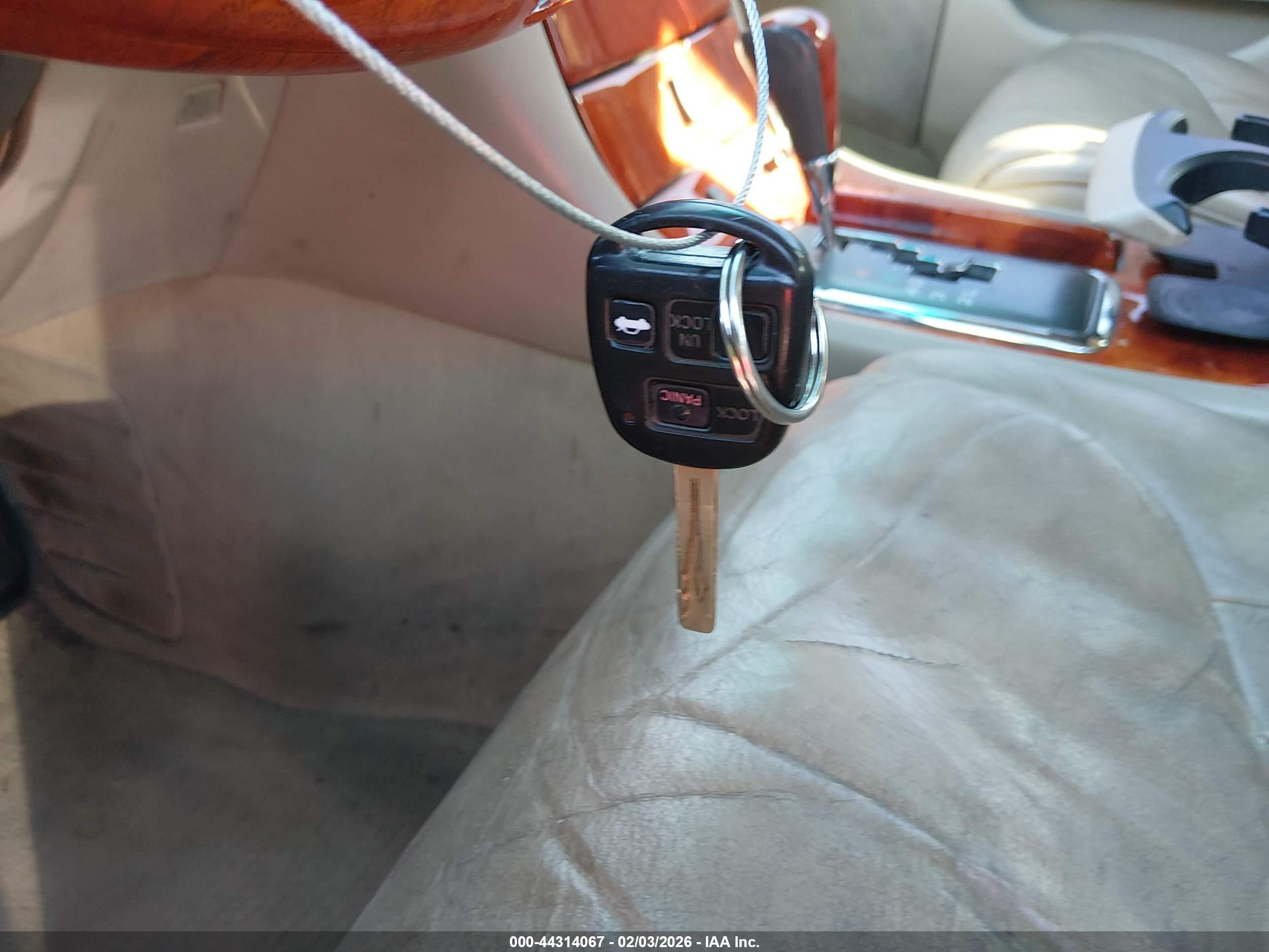 LEXUS LS image 11