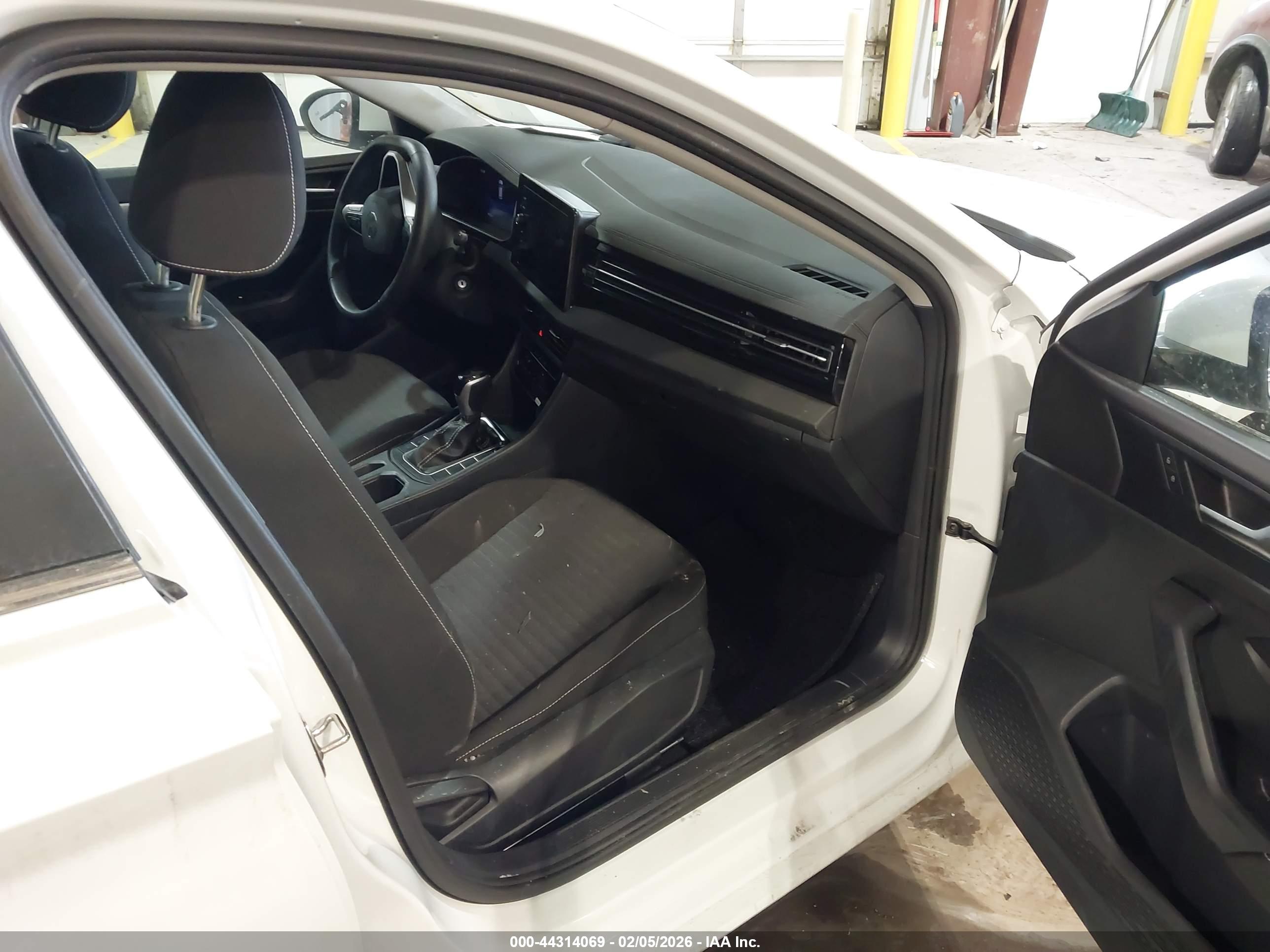 VOLKSWAGEN JETTA image 5