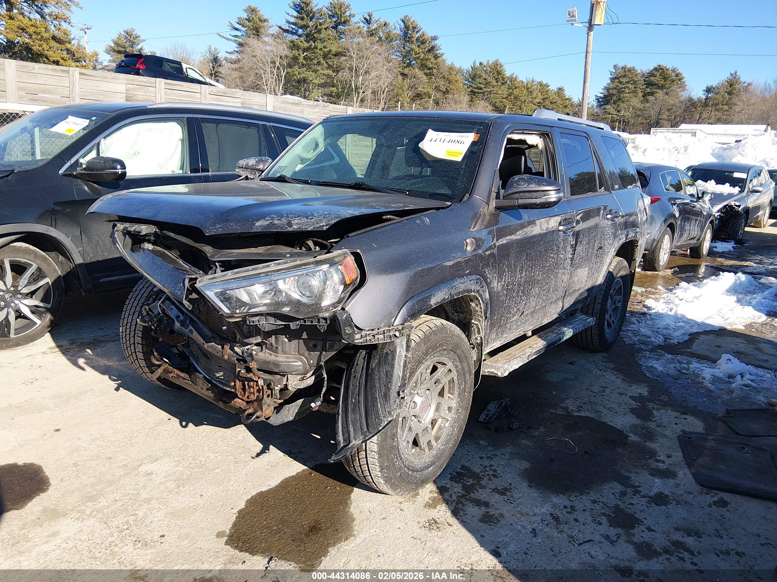 TOYOTA 4RUNNER image 2