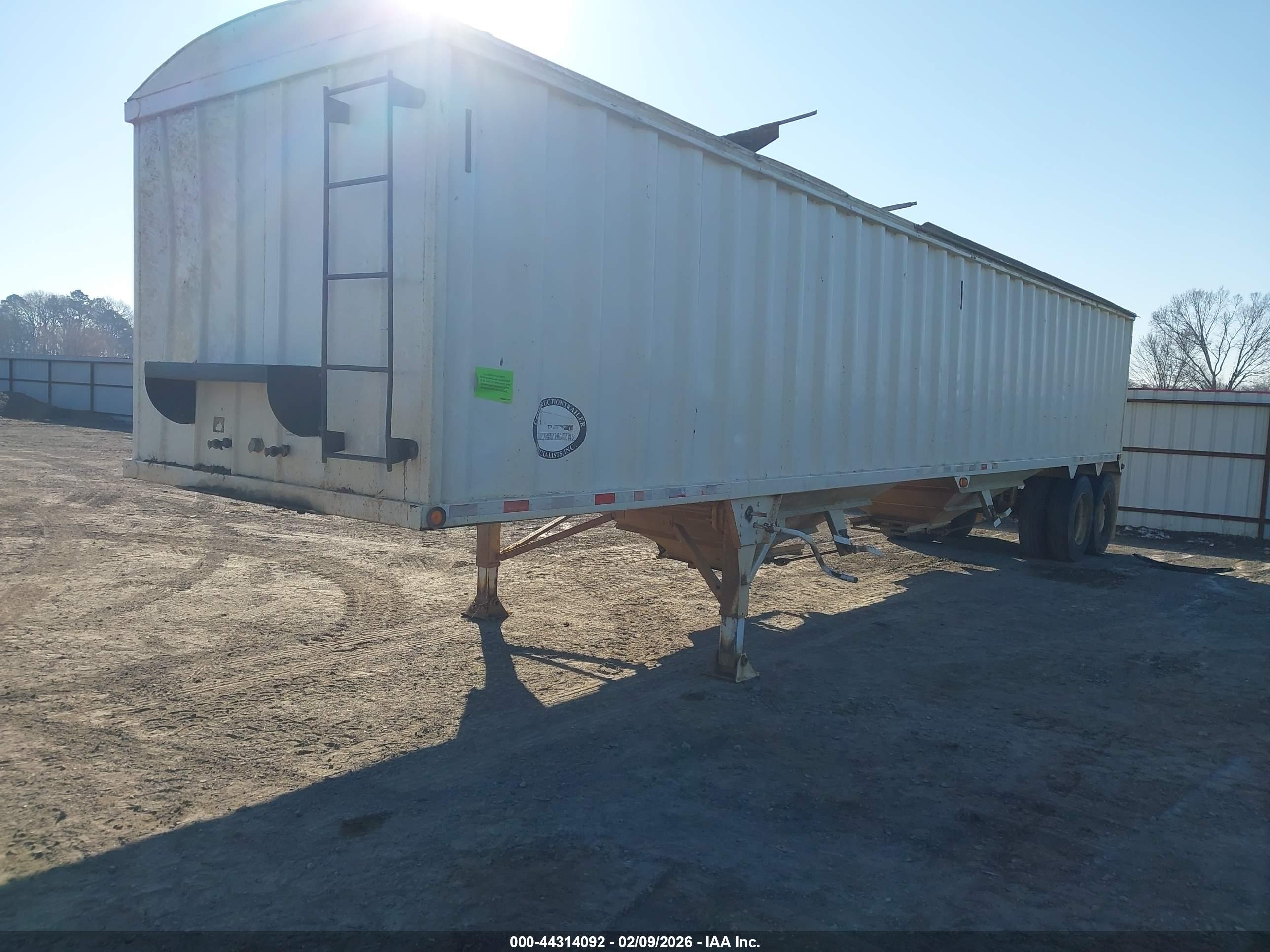 CONSTRUCTION TRAILER image 2