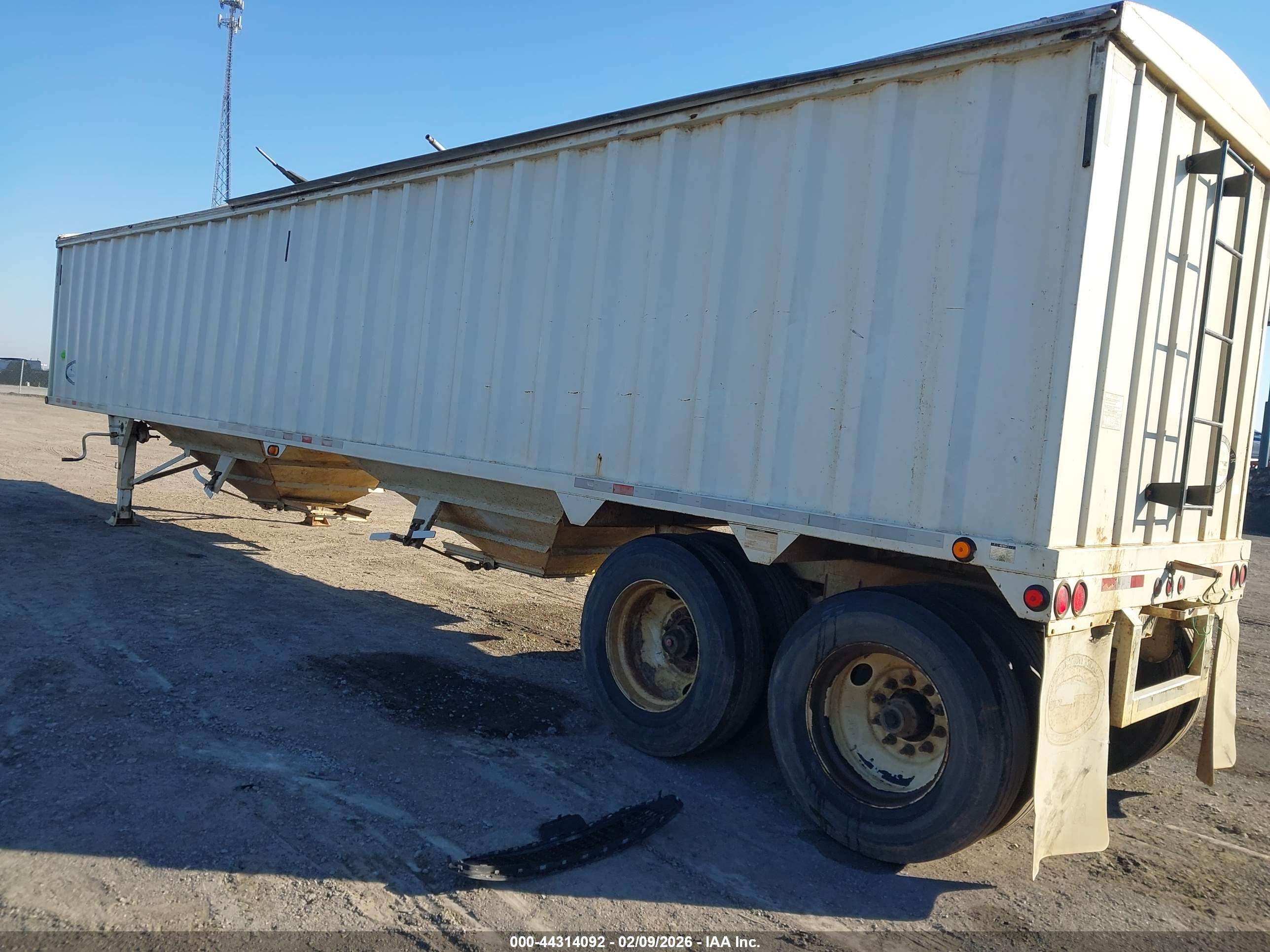 CONSTRUCTION TRAILER image 3