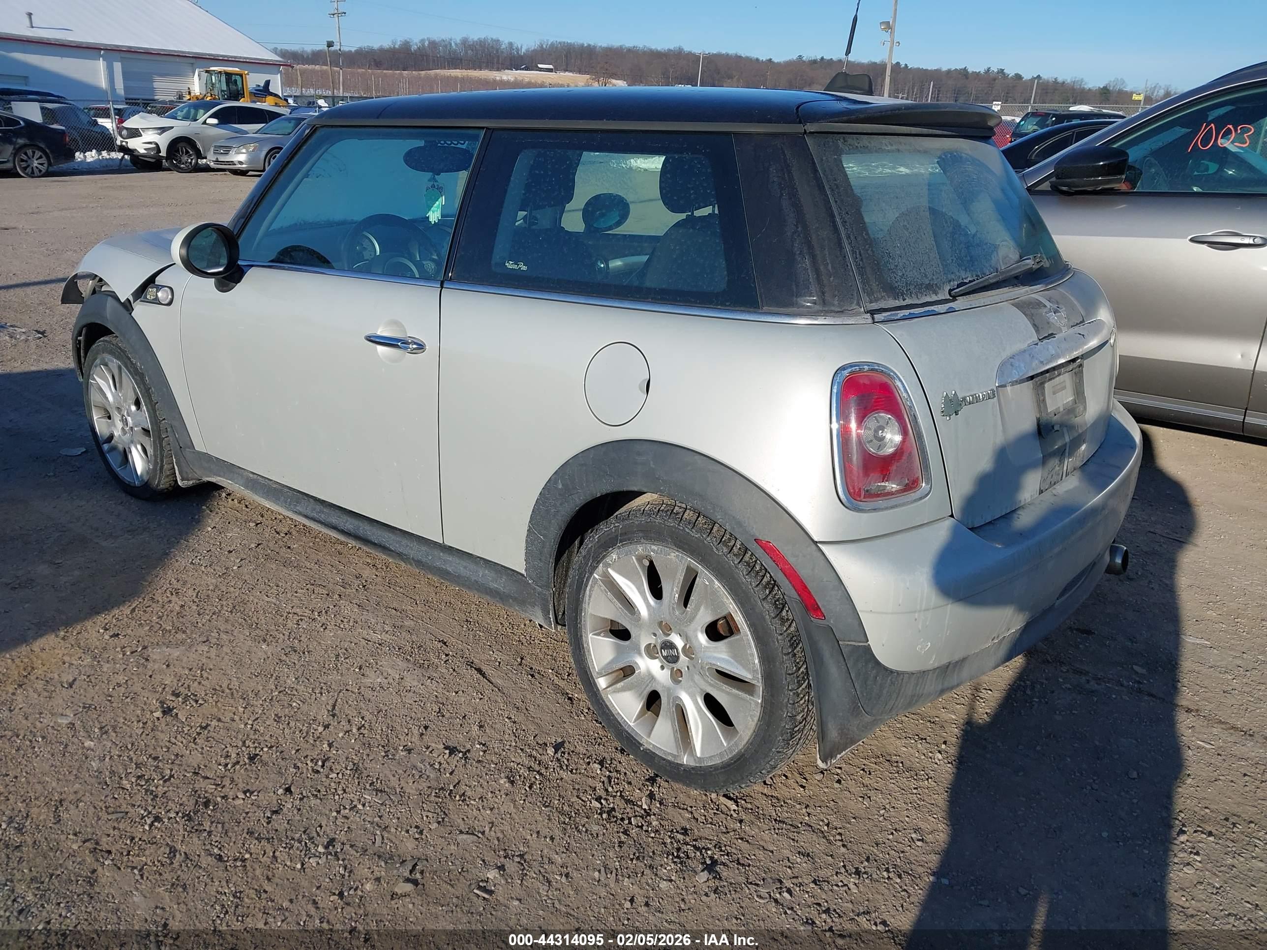 MINI COOPER image 3