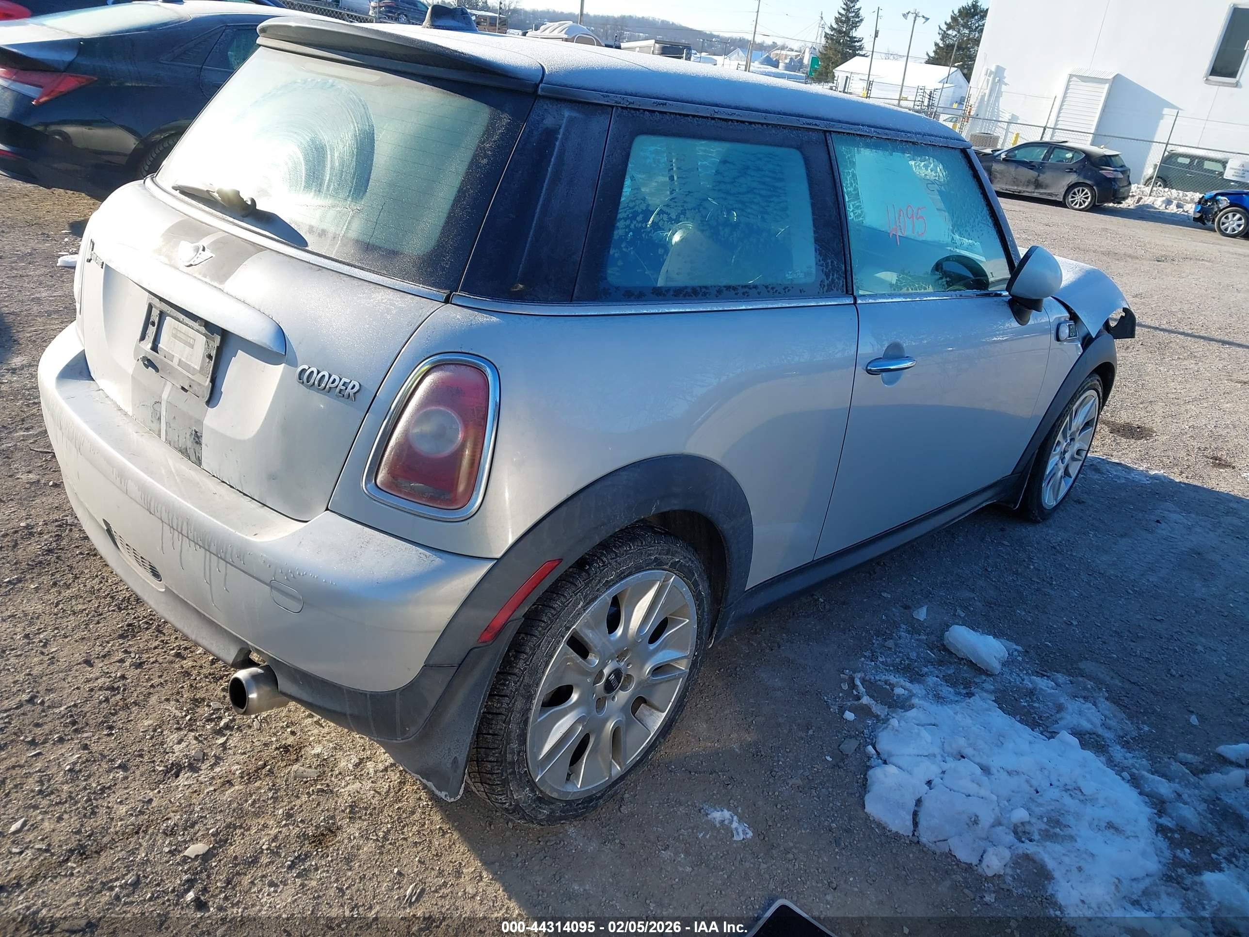 MINI COOPER image 4