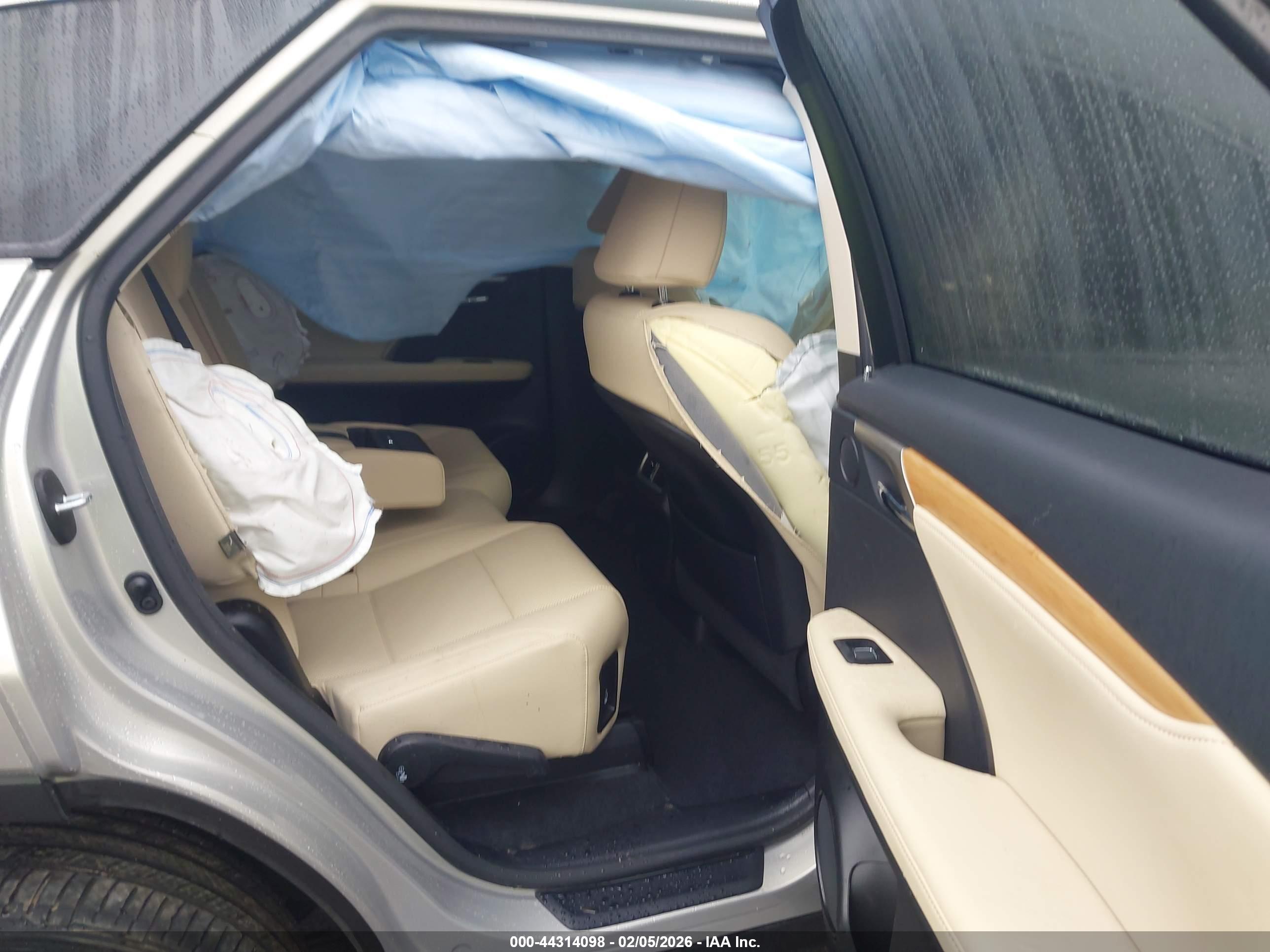 LEXUS RX image 8