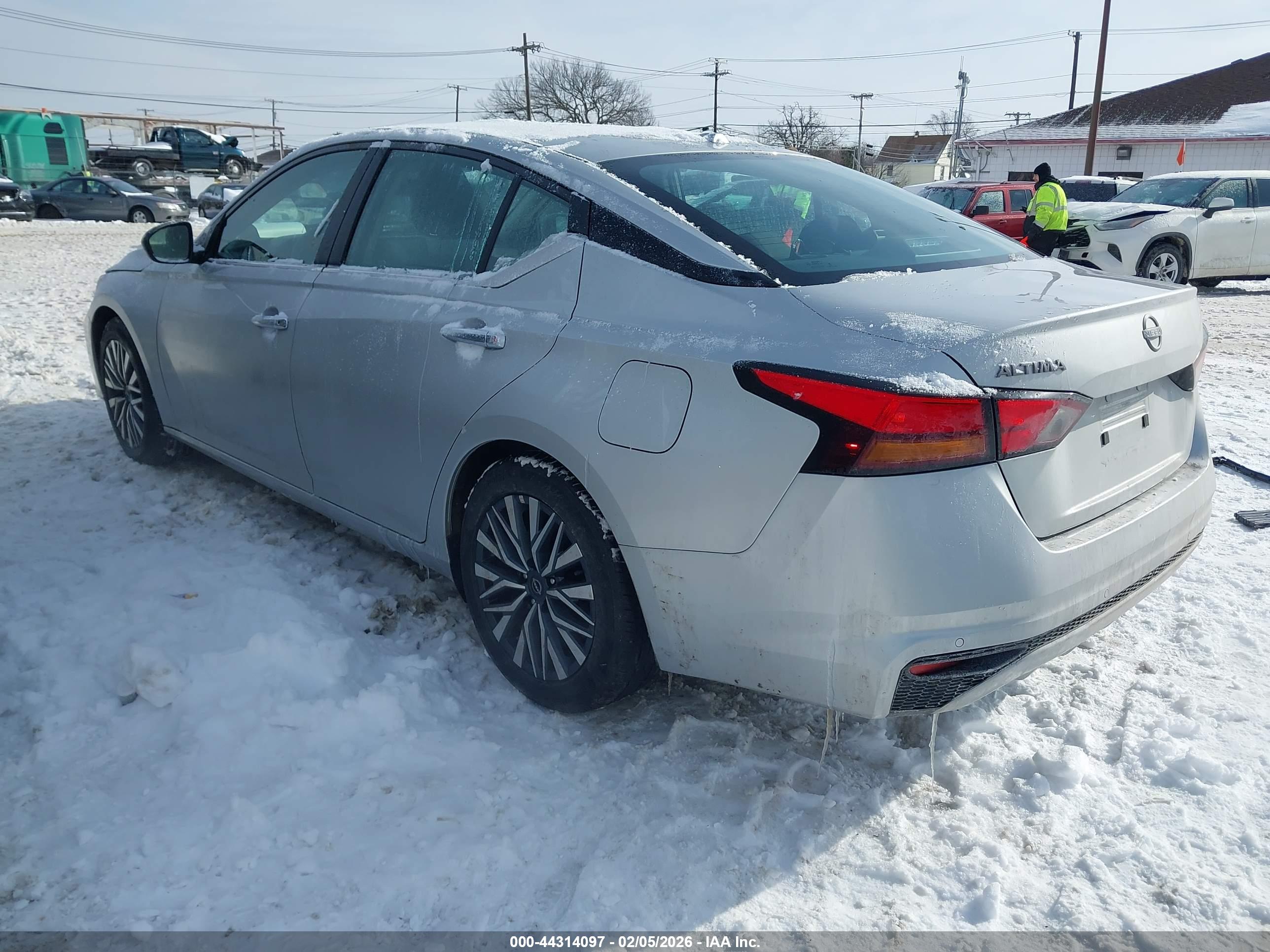 NISSAN ALTIMA image 3