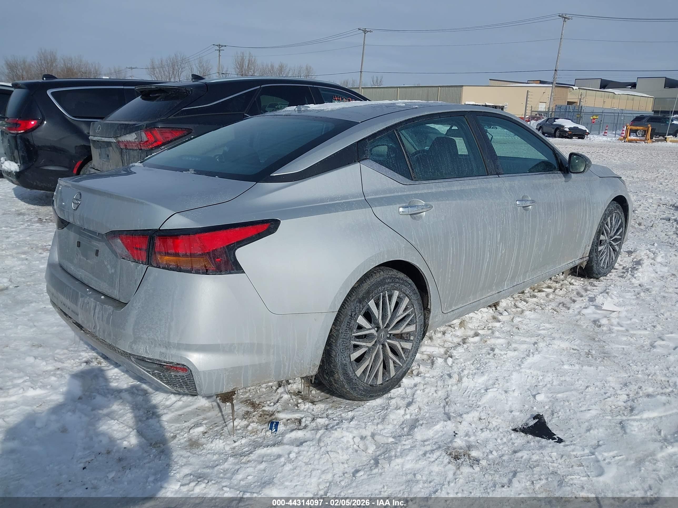 NISSAN ALTIMA image 4