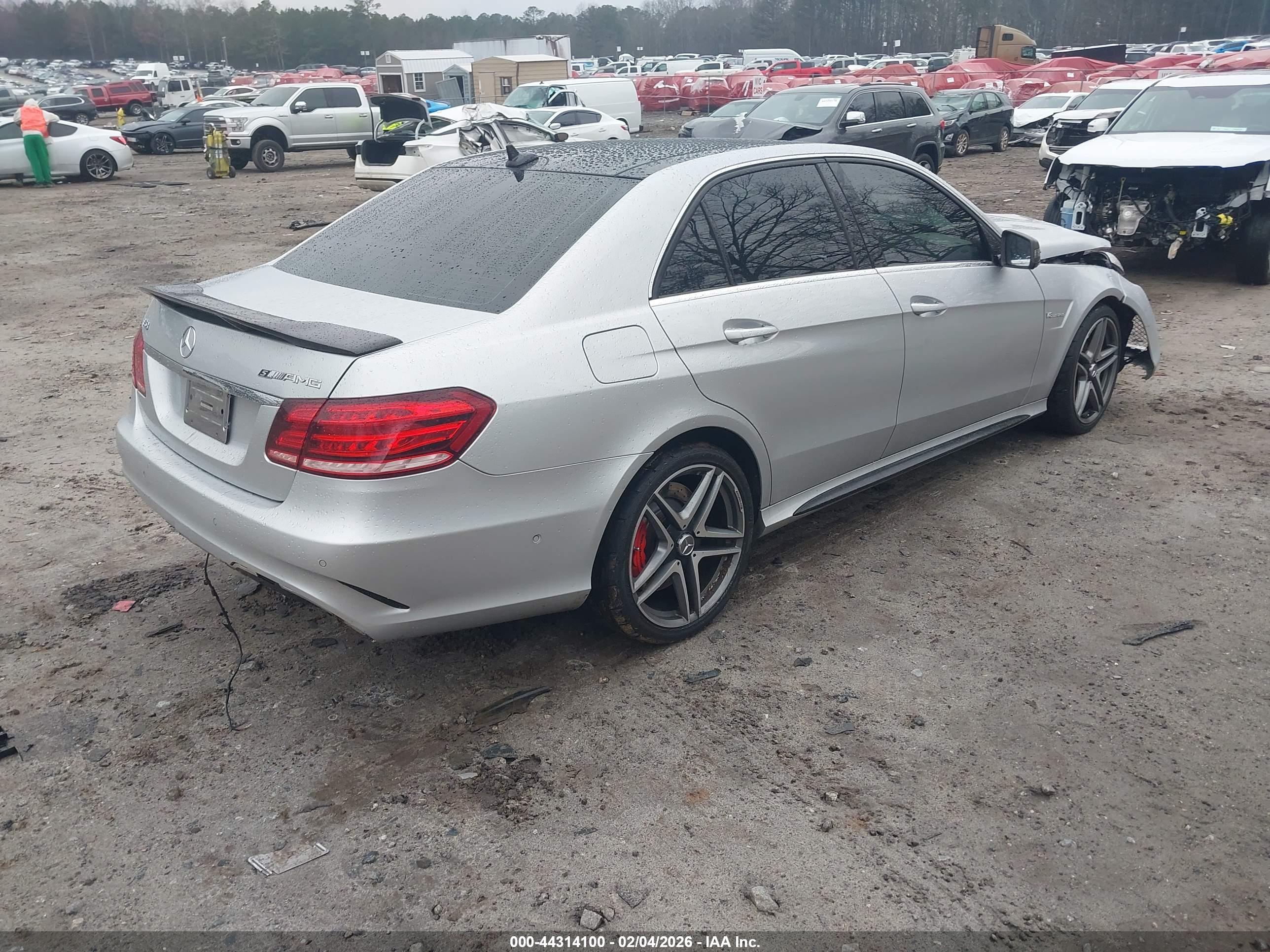 MERCEDES-BENZ E image 4