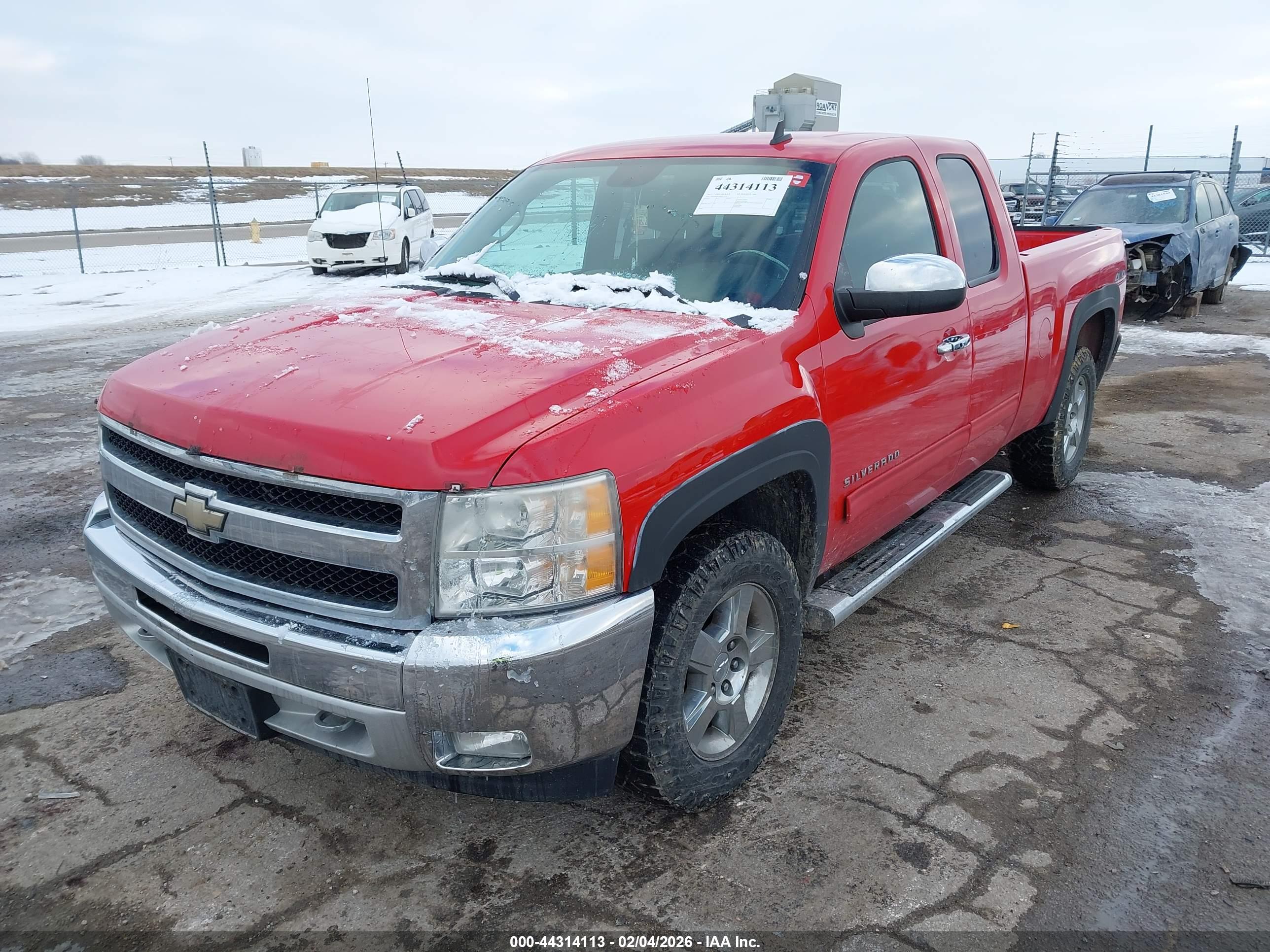CHEVROLET SILVERADO image 2