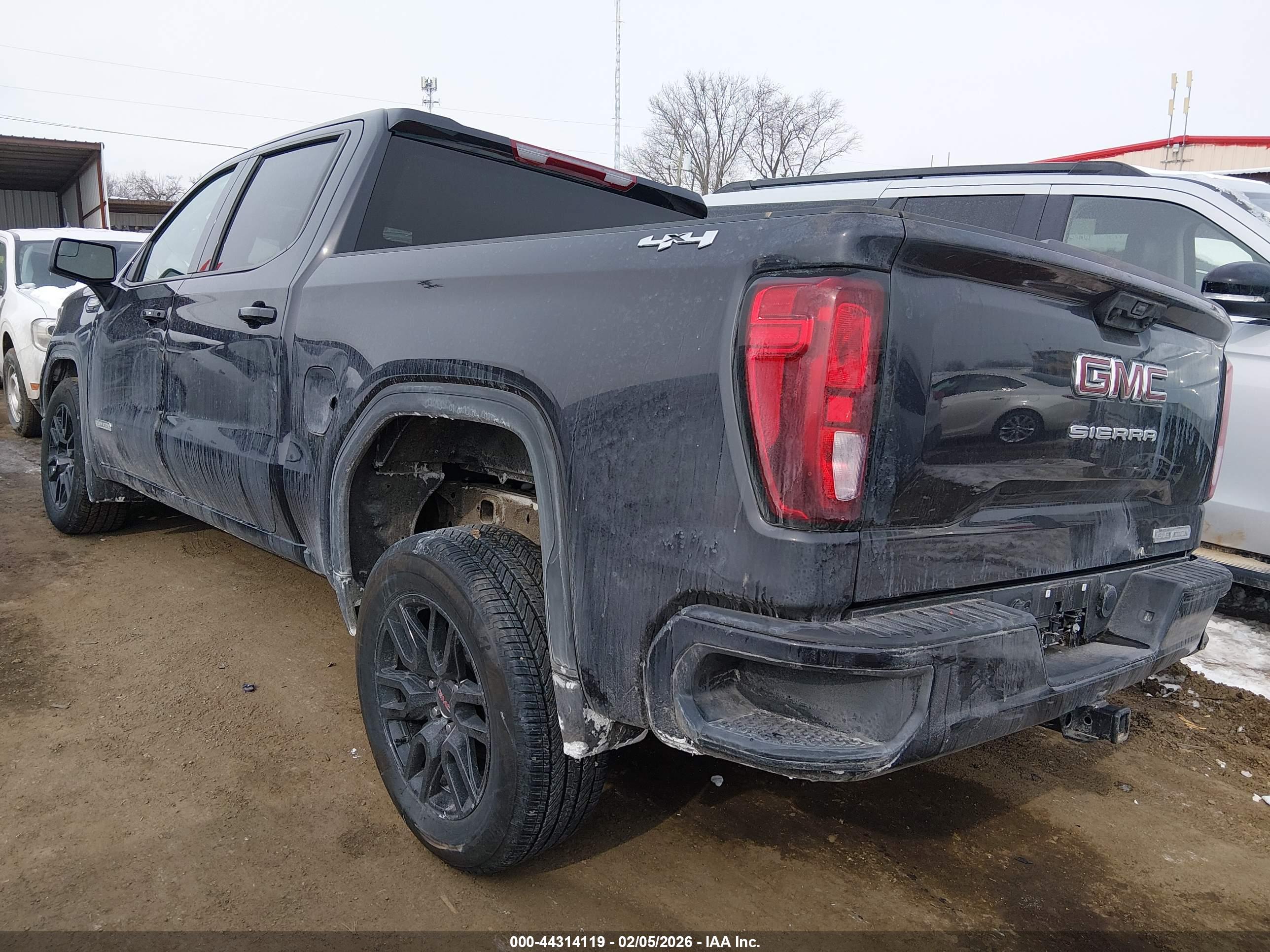 GMC SIERRA image 3