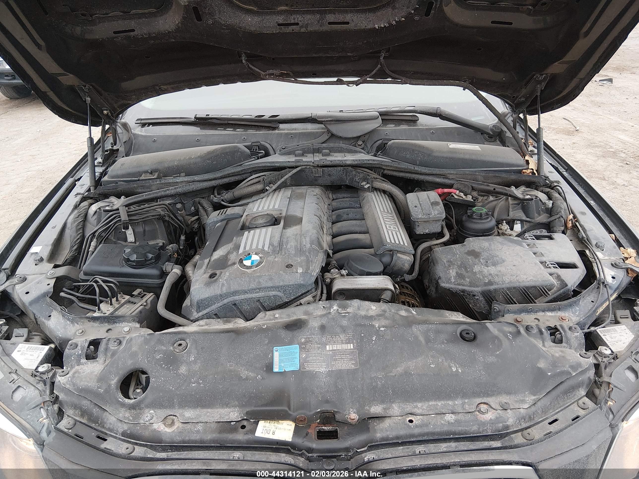 BMW 528XI image 10
