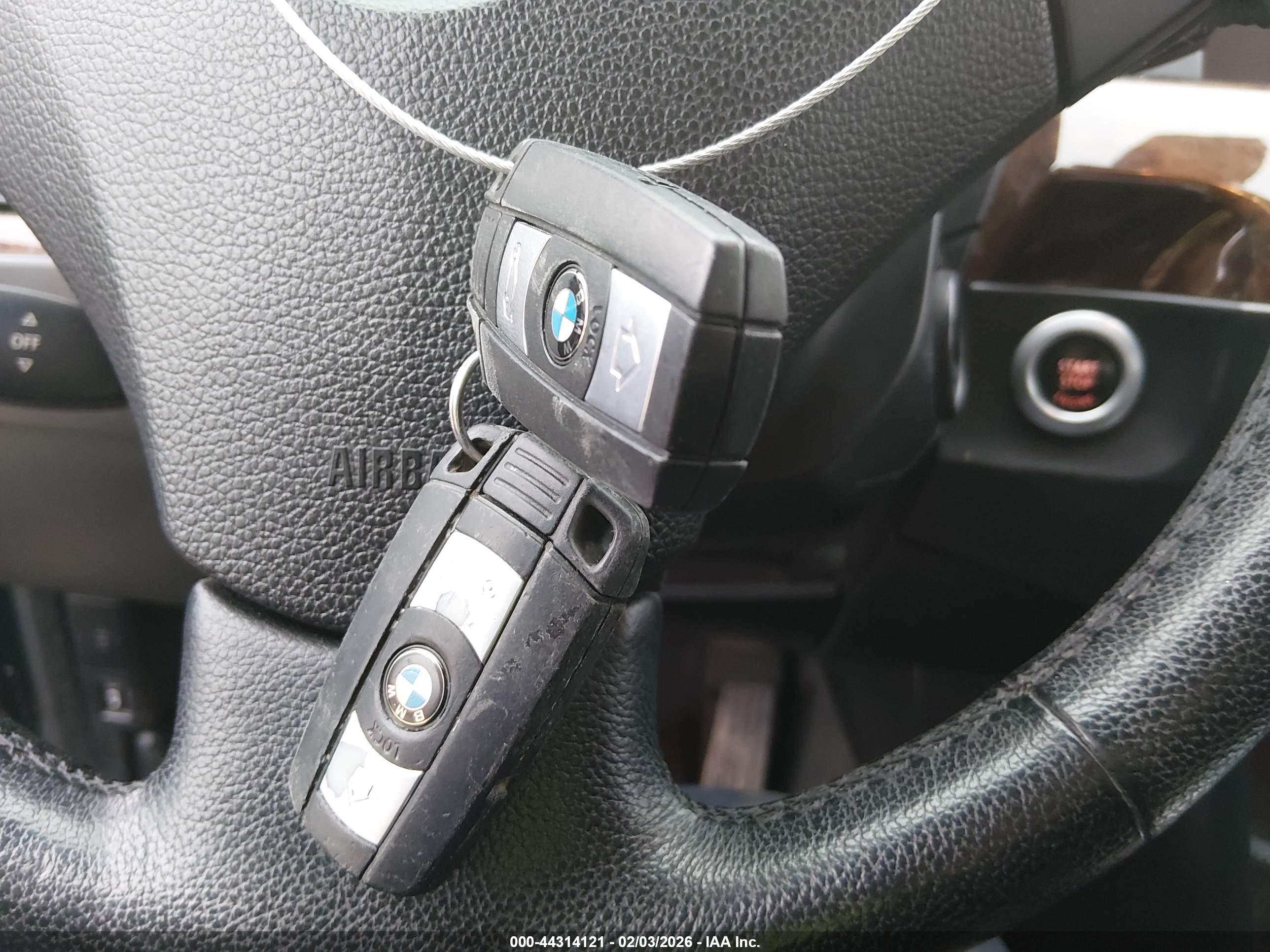 BMW 528XI image 11