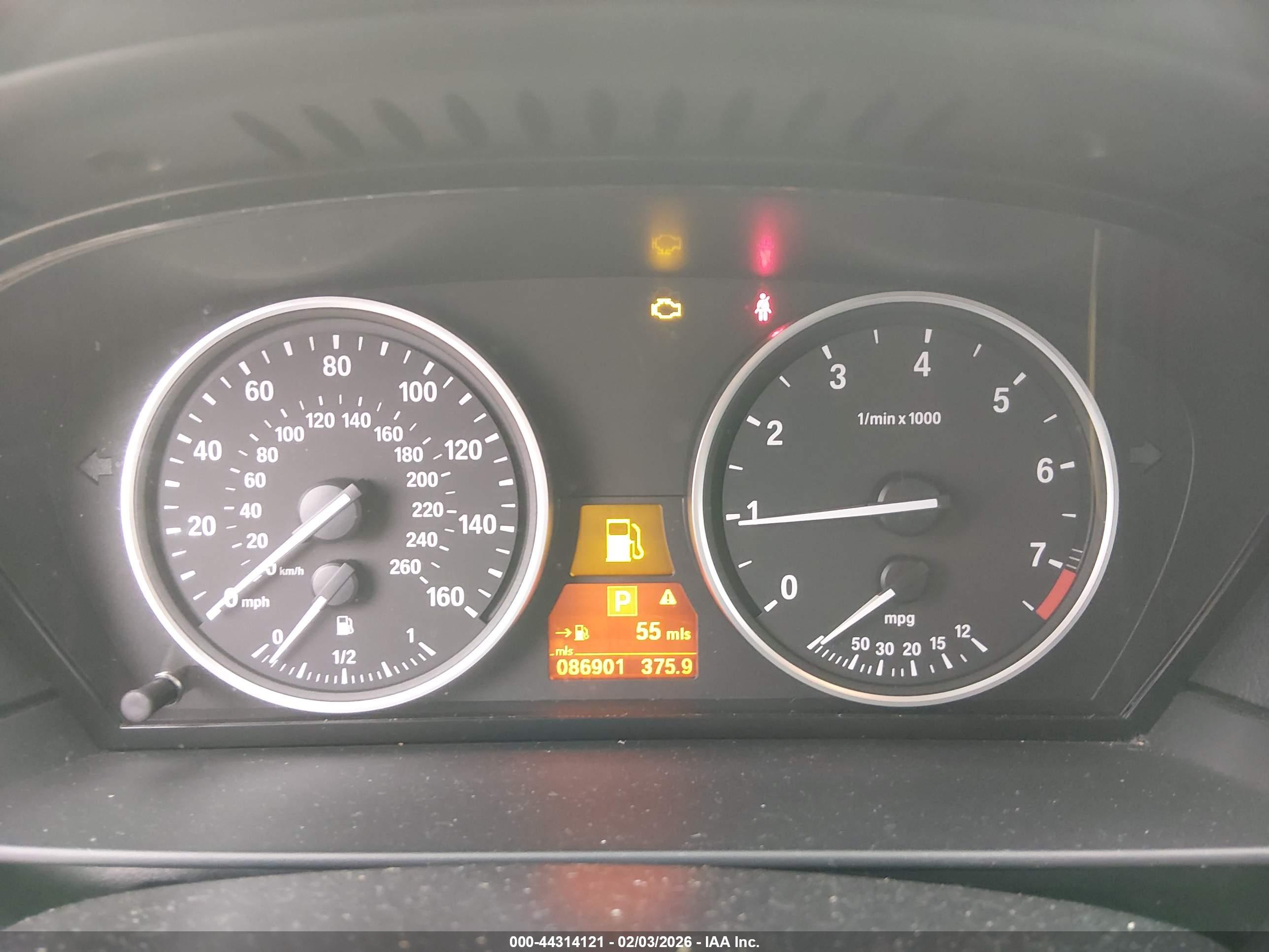 BMW 528XI image 7