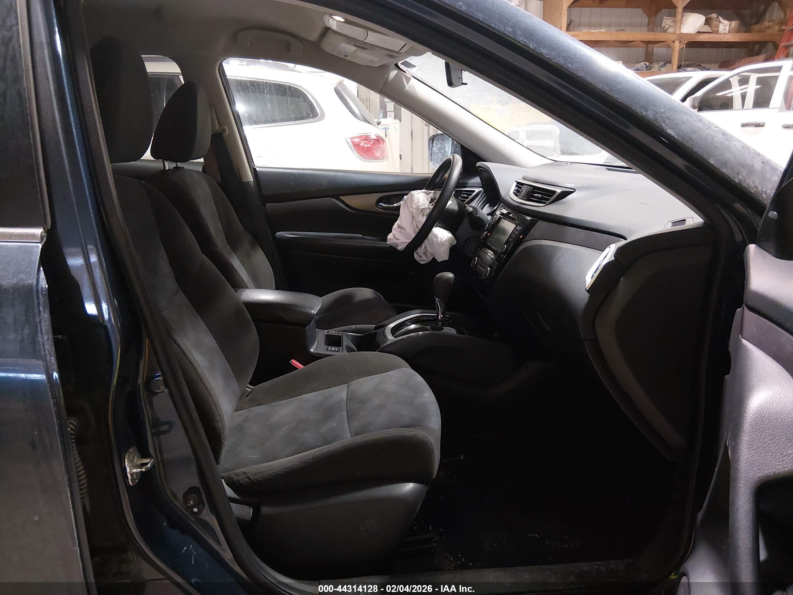 NISSAN ROGUE image 5