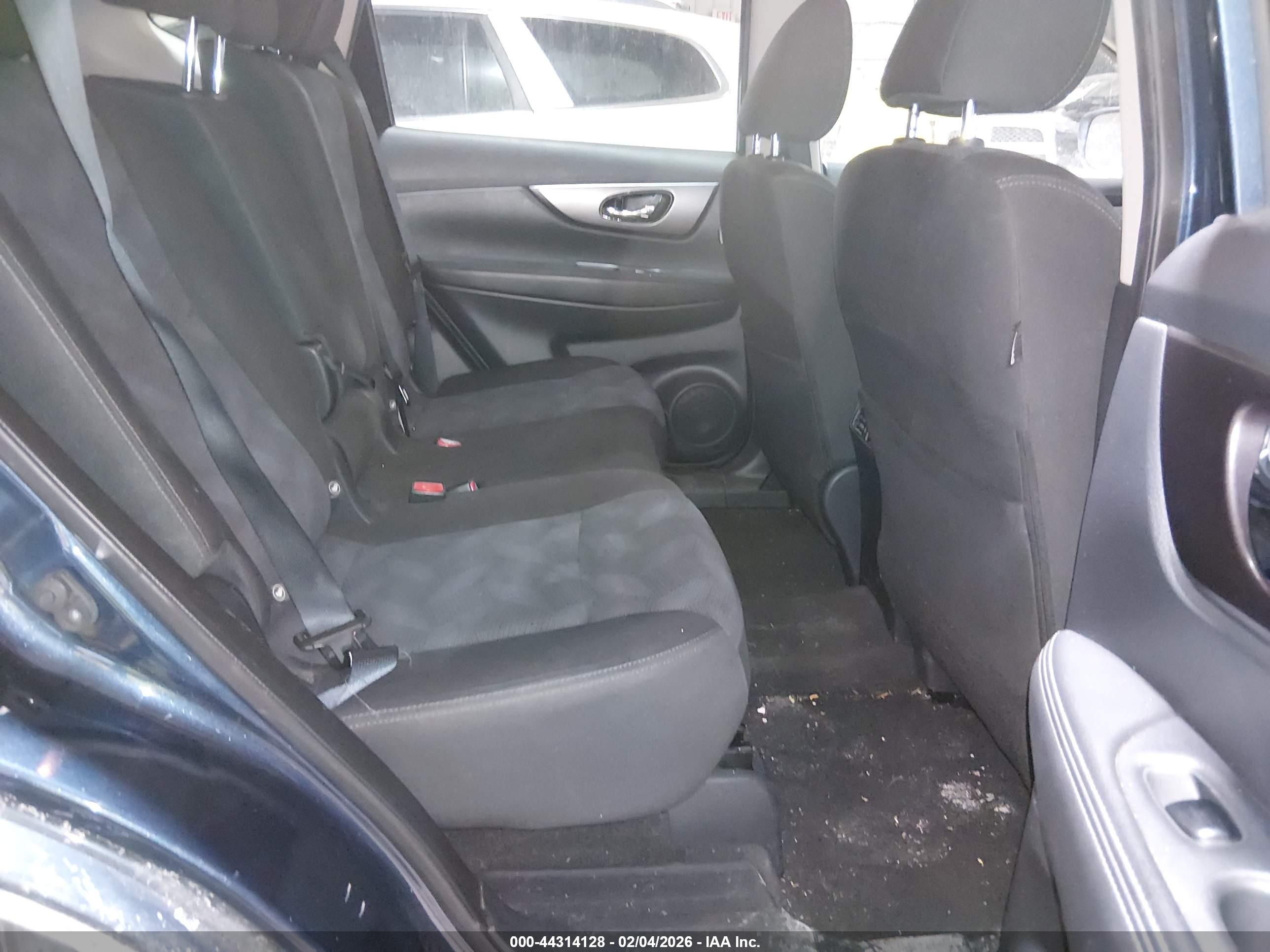 NISSAN ROGUE image 8
