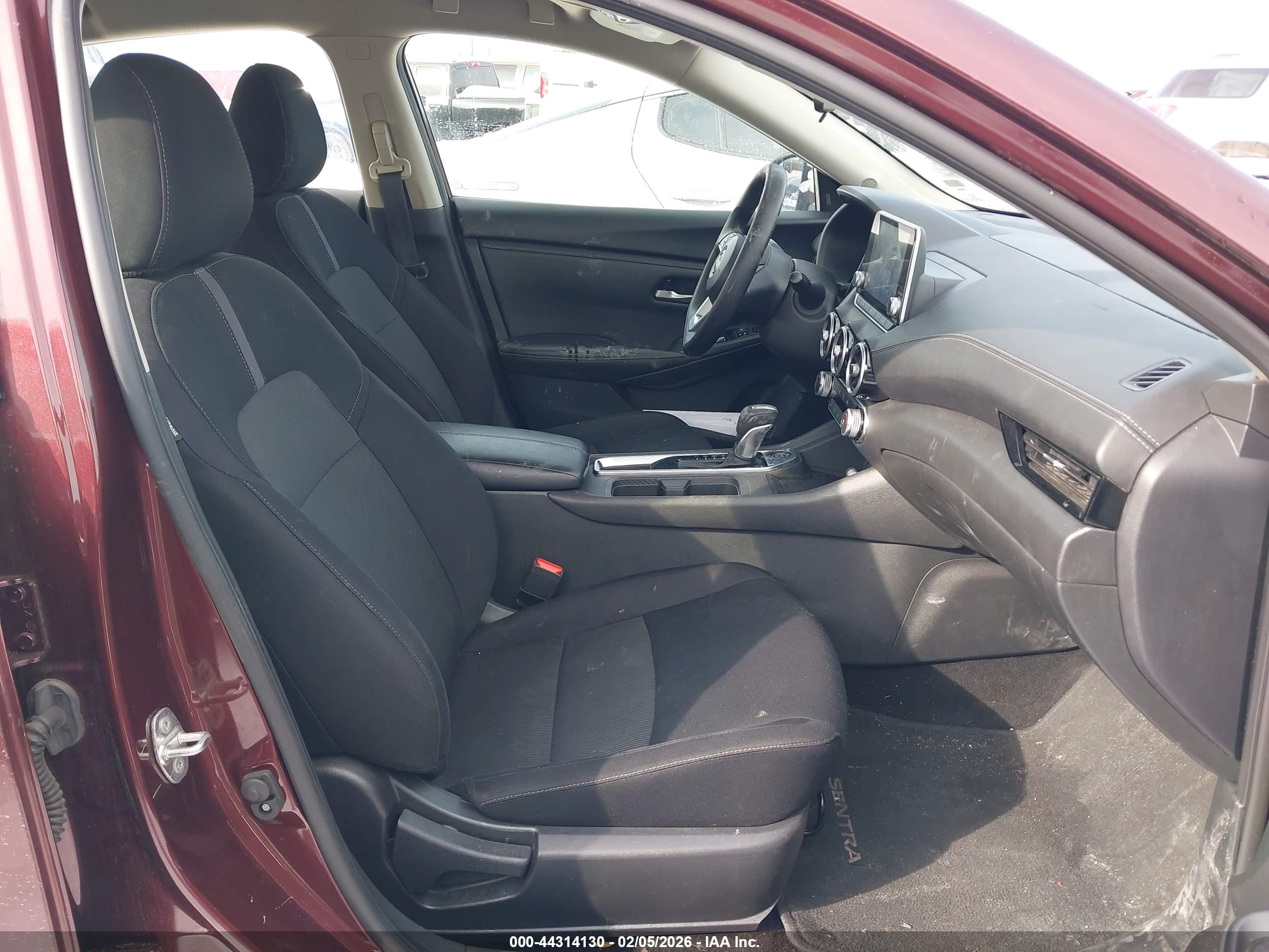 NISSAN SENTRA image 5